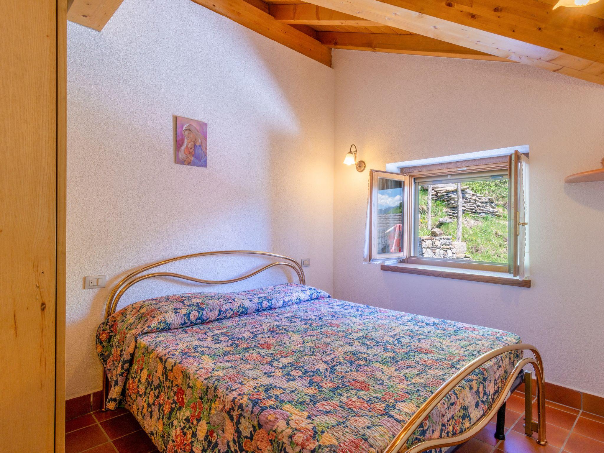 Foto 10 - Casa de 2 habitaciones en Peglio con terraza y vistas a la montaña