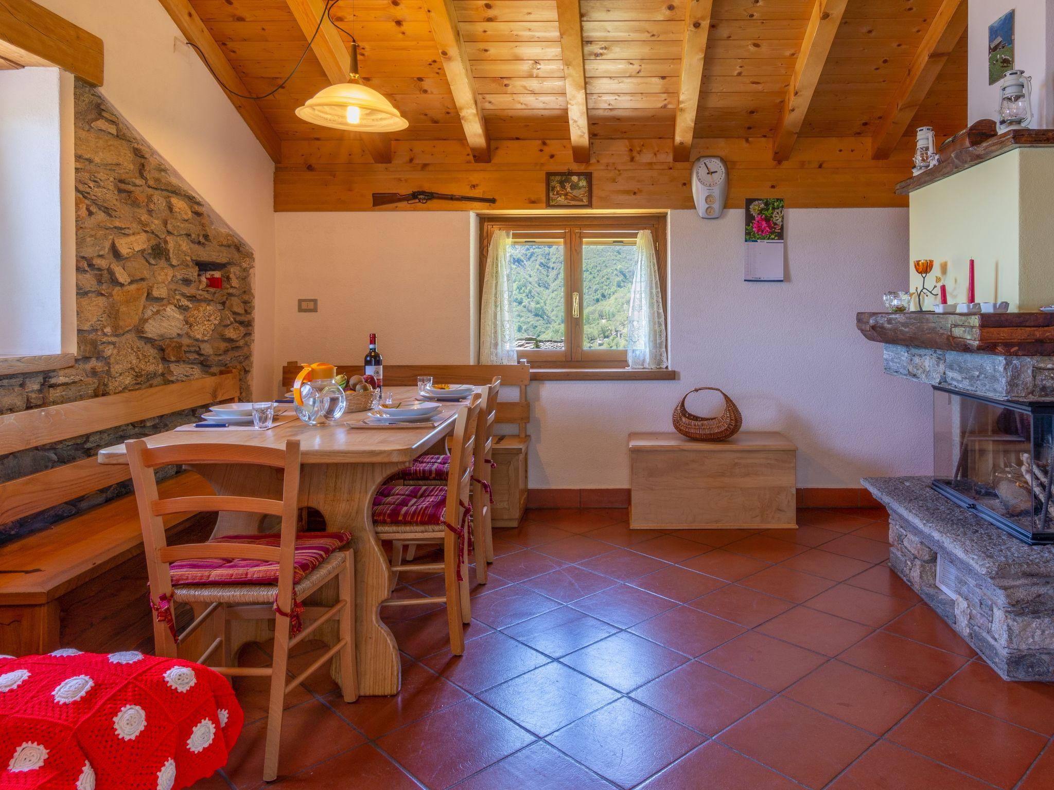 Photo 3 - 2 bedroom House in Peglio with garden and terrace