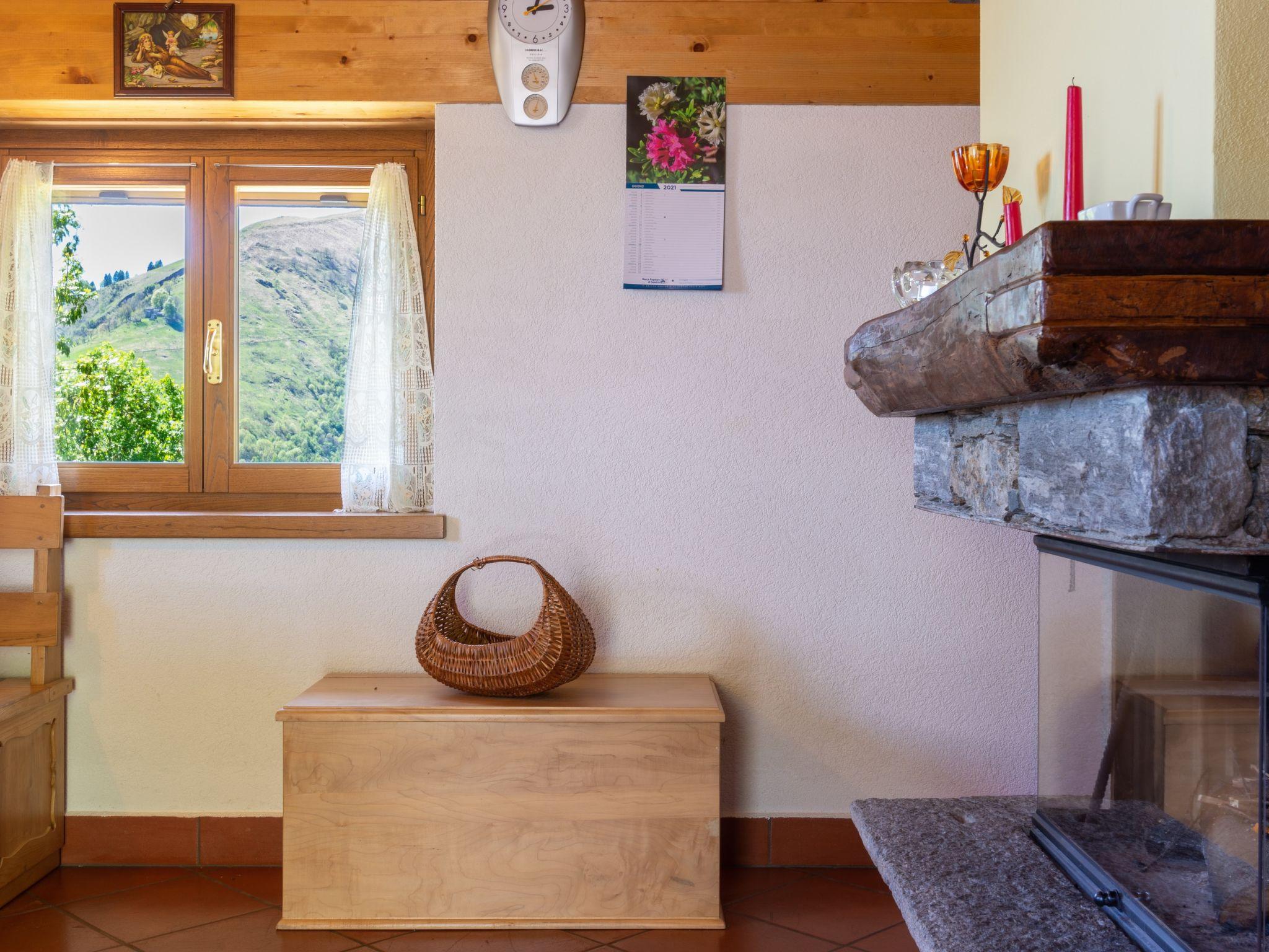 Photo 8 - Maison de 2 chambres à Peglio avec jardin et terrasse