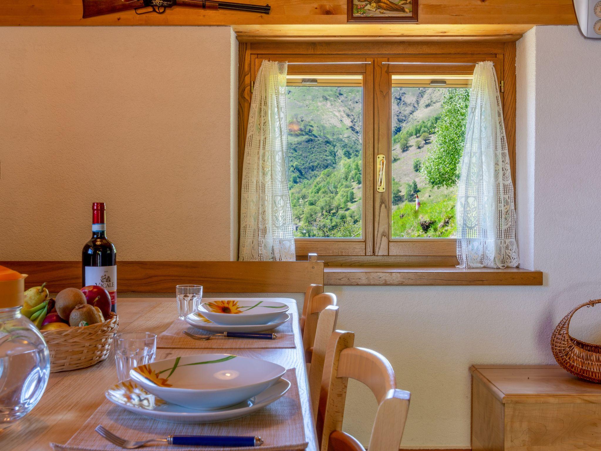 Photo 6 - Maison de 2 chambres à Peglio avec terrasse et vues sur la montagne