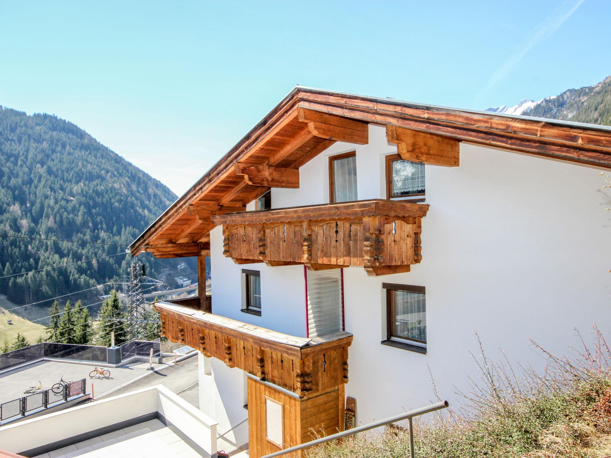 Photo 1 - Maison de 5 chambres à Flirsch avec jardin et terrasse