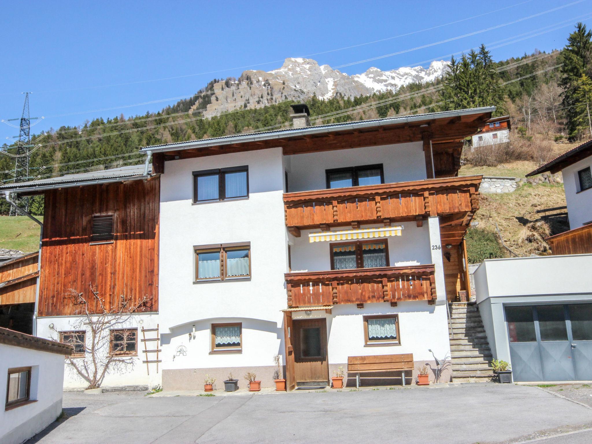 Photo 23 - Maison de 5 chambres à Flirsch avec jardin et vues sur la montagne