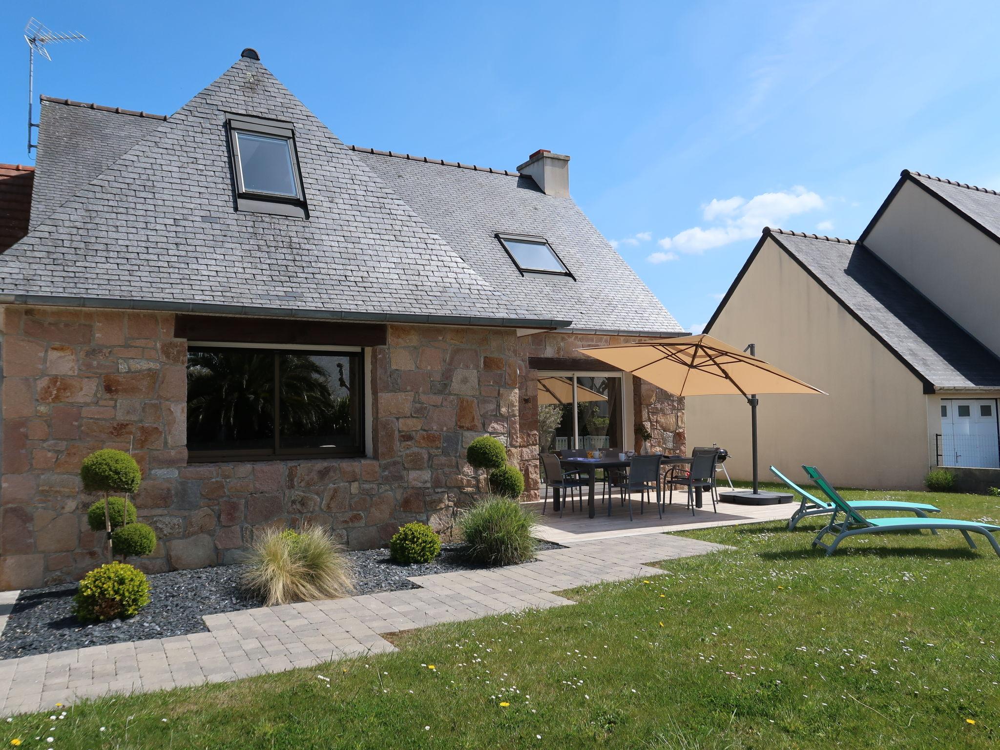 Photo 2 - Maison de 3 chambres à Perros-Guirec avec jardin et vues à la mer