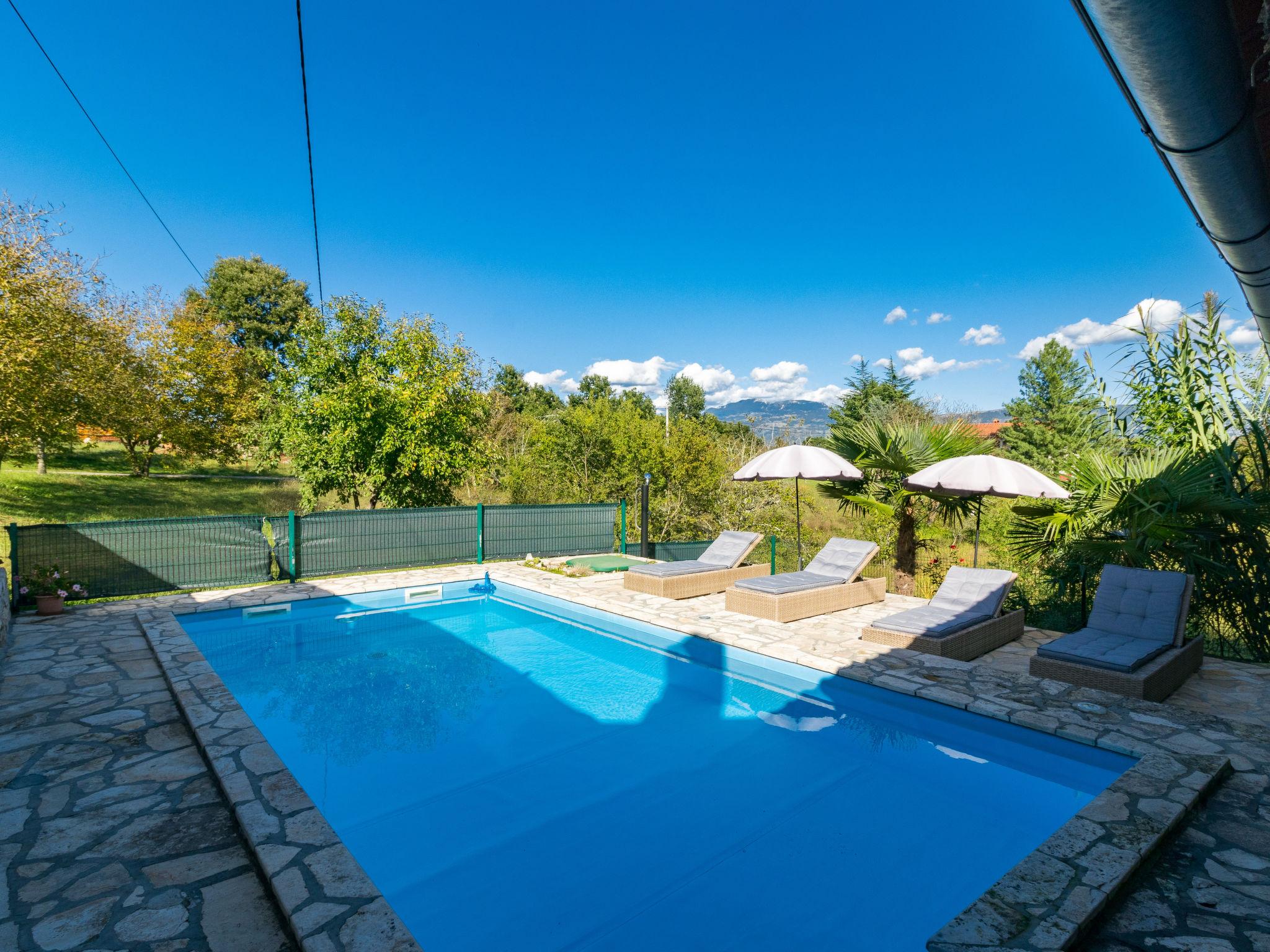 Foto 29 - Casa de 2 quartos em Pićan com piscina privada e terraço
