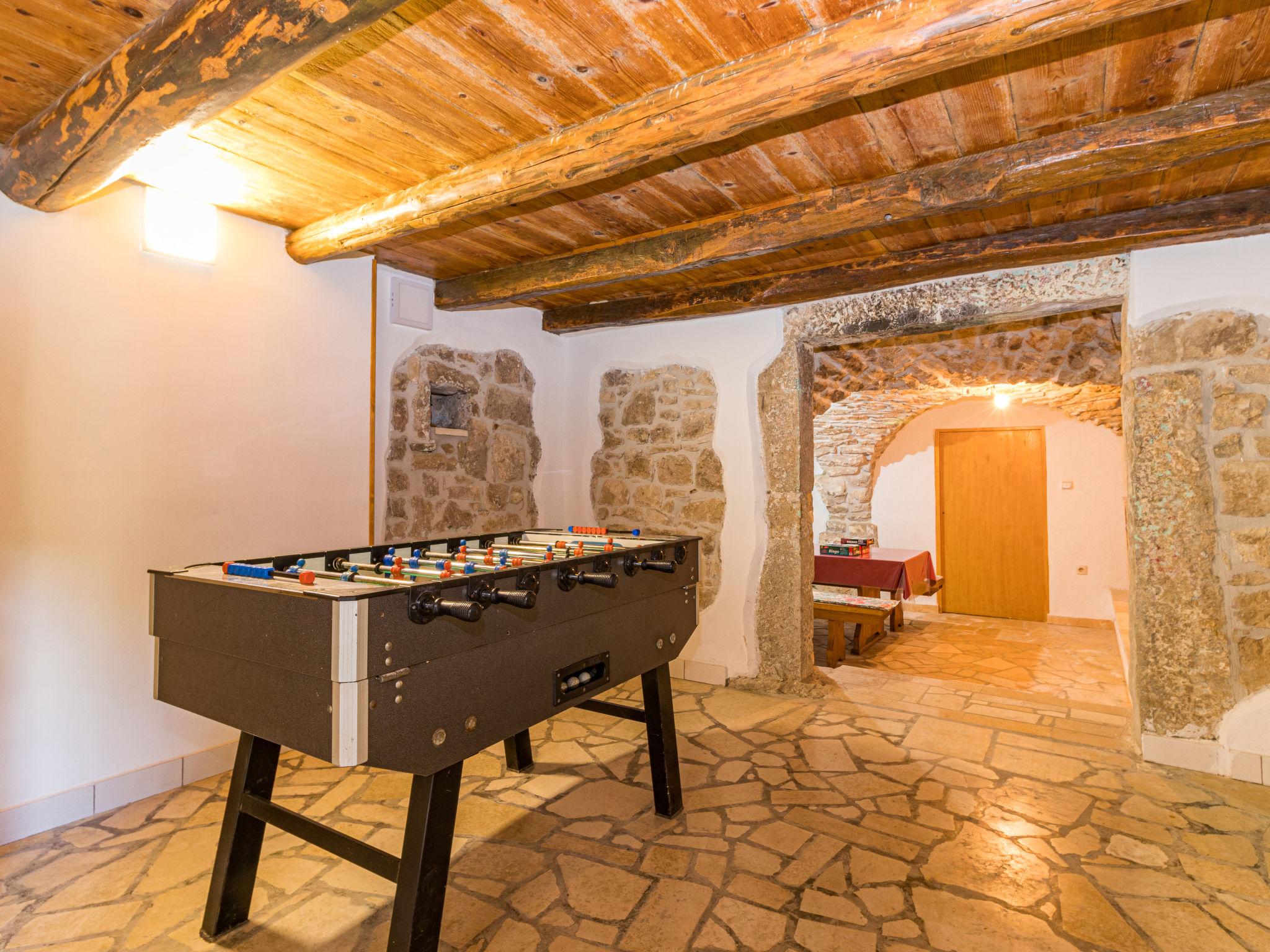 Photo 26 - Maison de 2 chambres à Pićan avec piscine privée et terrasse