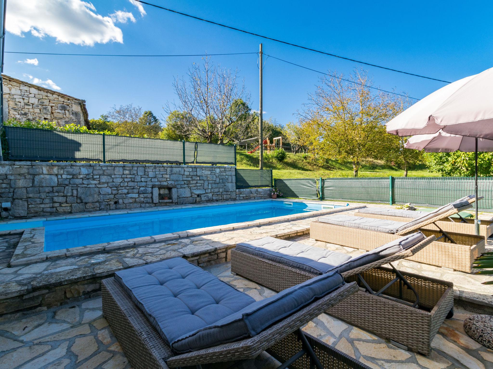 Foto 30 - Casa de 2 quartos em Pićan com piscina privada e terraço