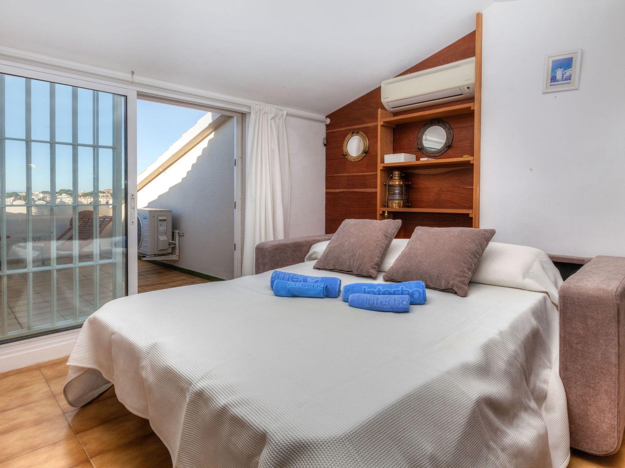 Foto 5 - Apartamento en l'Escala con terraza y vistas al mar