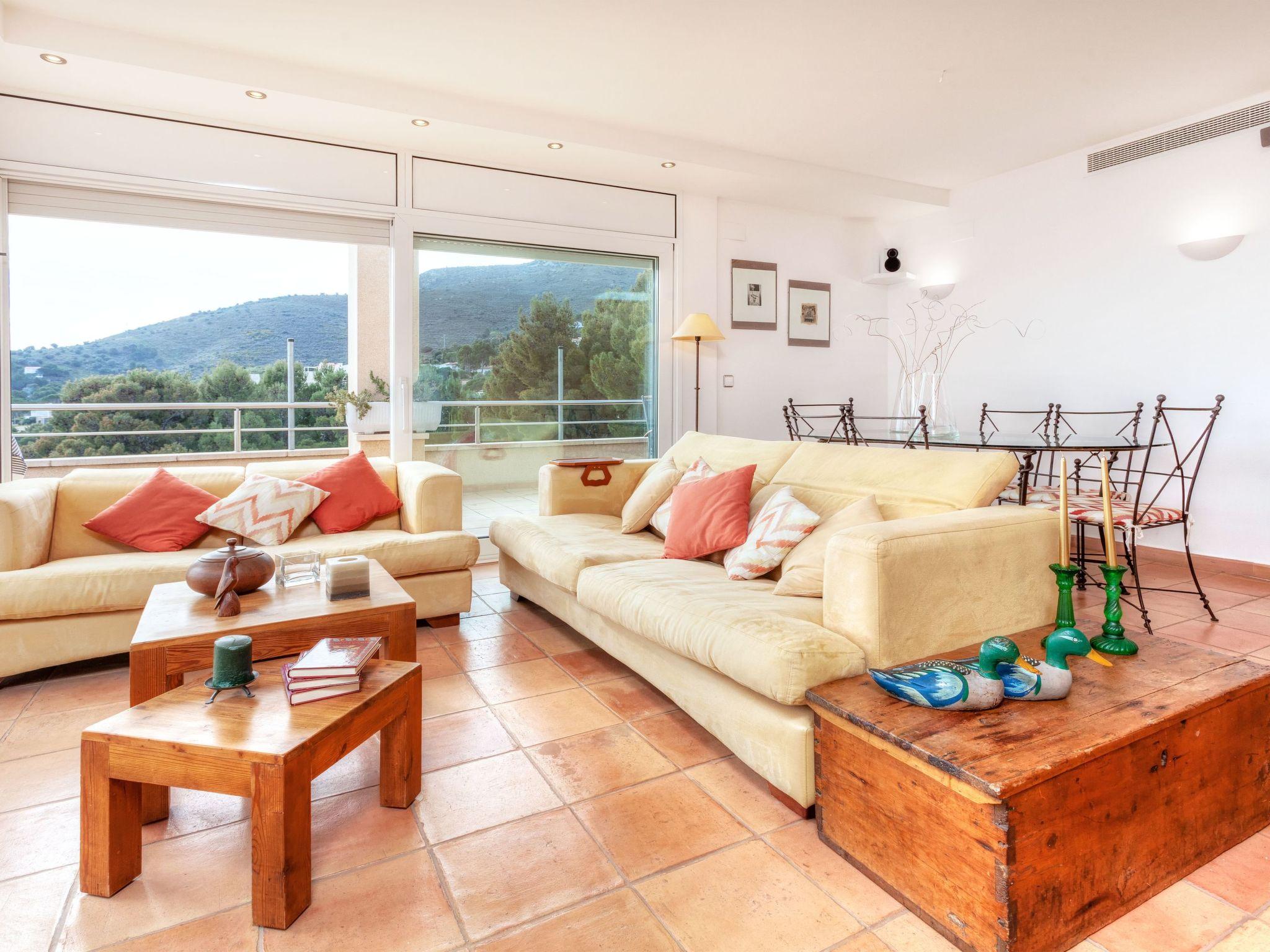 Photo 6 - 3 bedroom Apartment in Llançà with swimming pool and garden