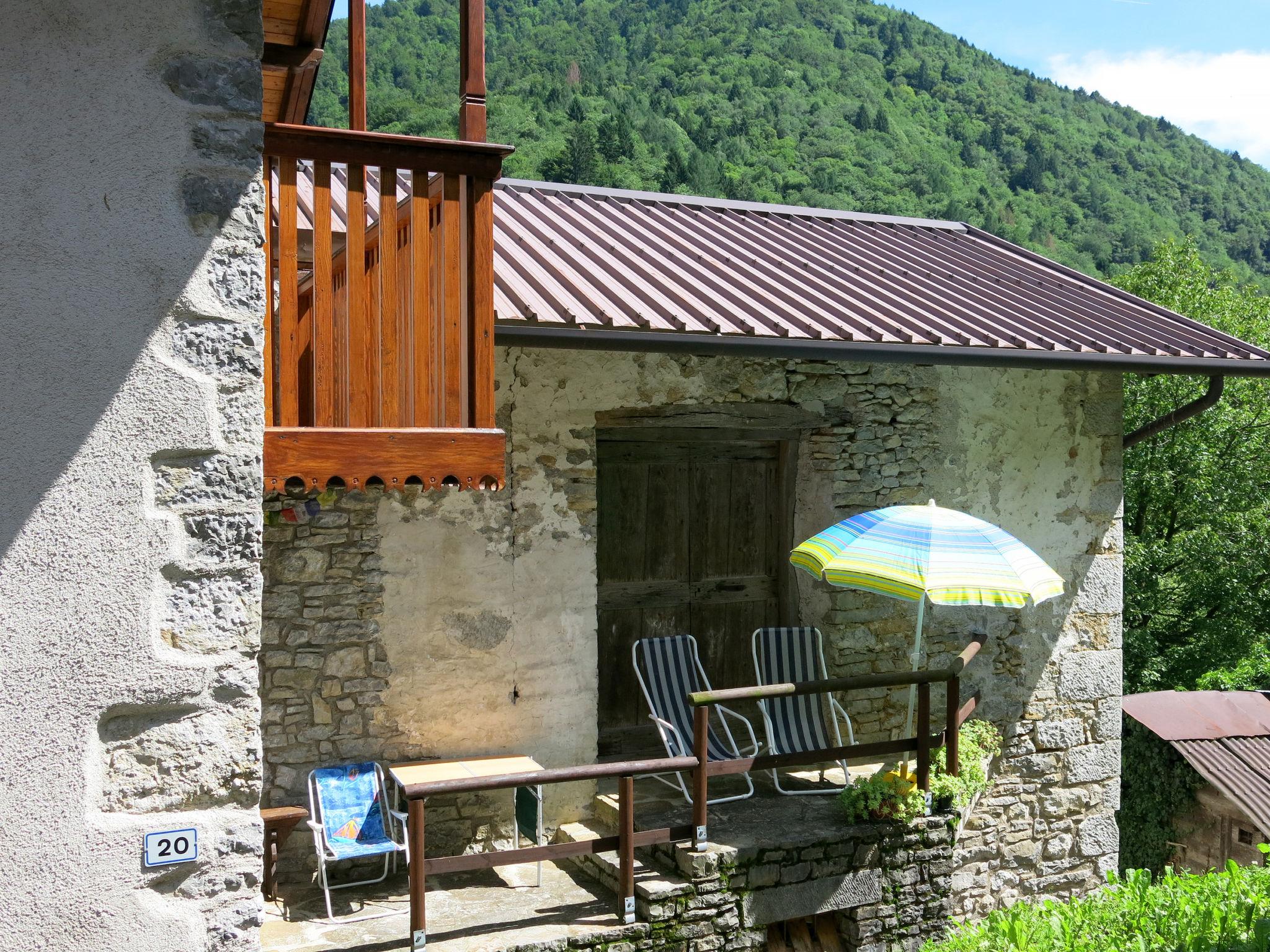 Photo 2 - Maison de 1 chambre à Savogna avec jardin et terrasse