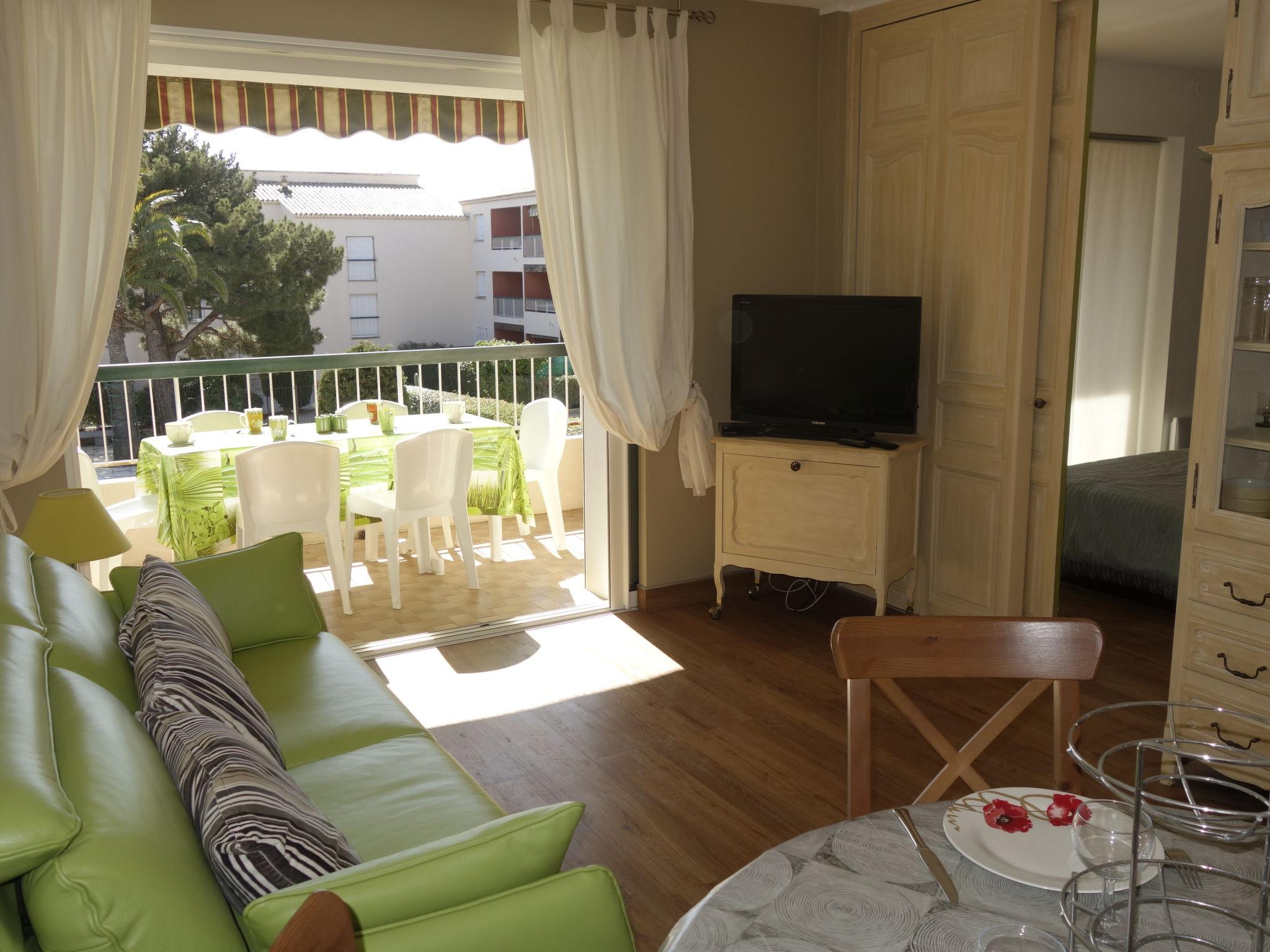 Foto 6 - Apartamento de 2 habitaciones en Bandol con piscina y vistas al mar