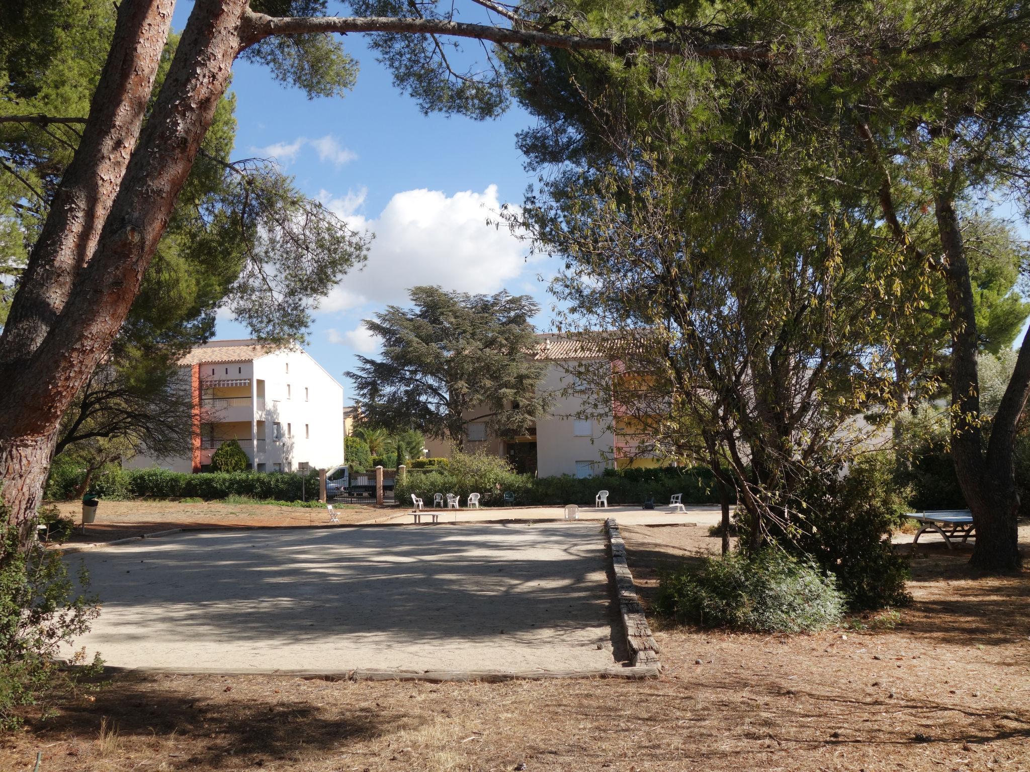 Foto 20 - Appartamento con 2 camere da letto a Bandol con piscina e vista mare