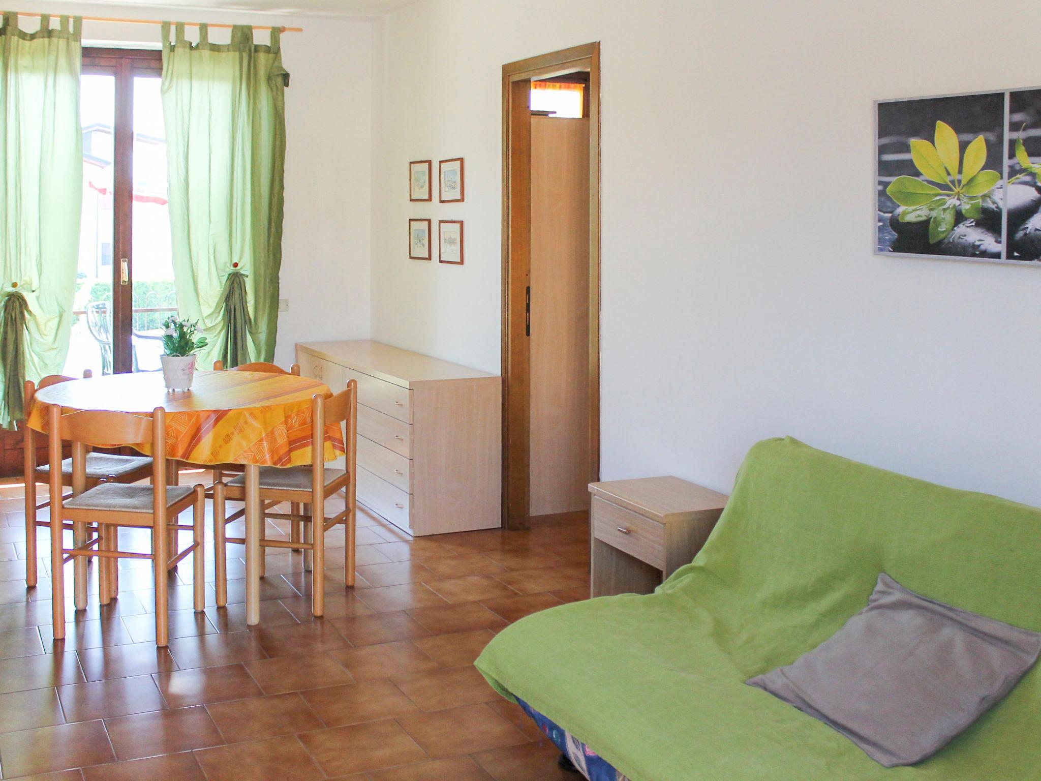 Photo 6 - 1 bedroom Apartment in Lazise with swimming pool and garden