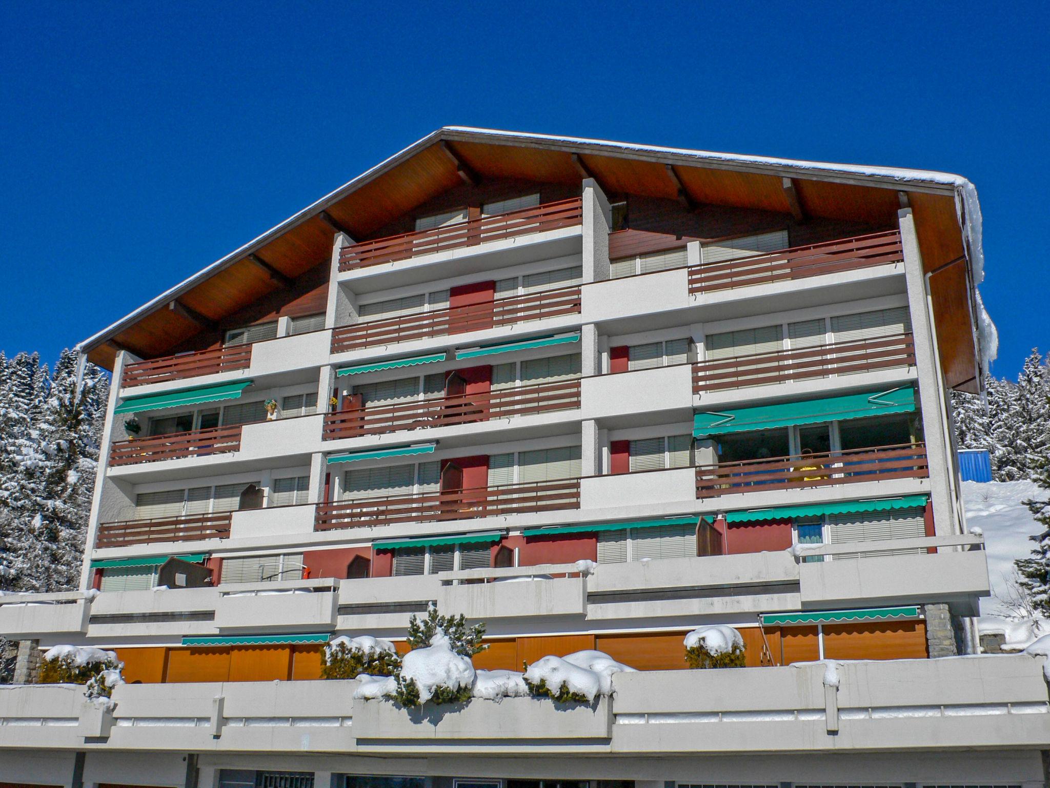 Foto 19 - Apartment mit 1 Schlafzimmer in Crans-Montana mit blick auf die berge