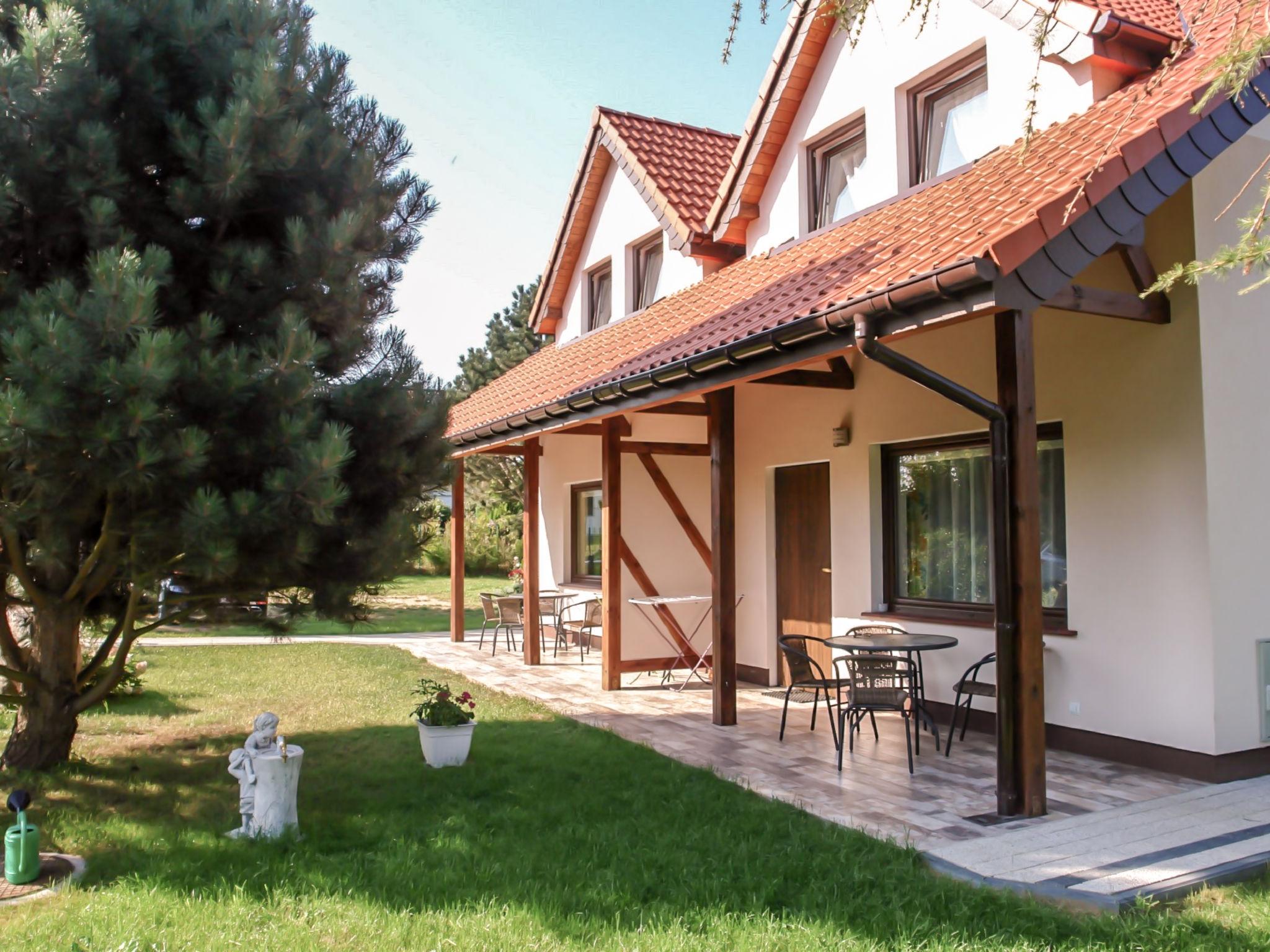 Photo 1 - Appartement de 2 chambres à Mielno avec jardin et terrasse