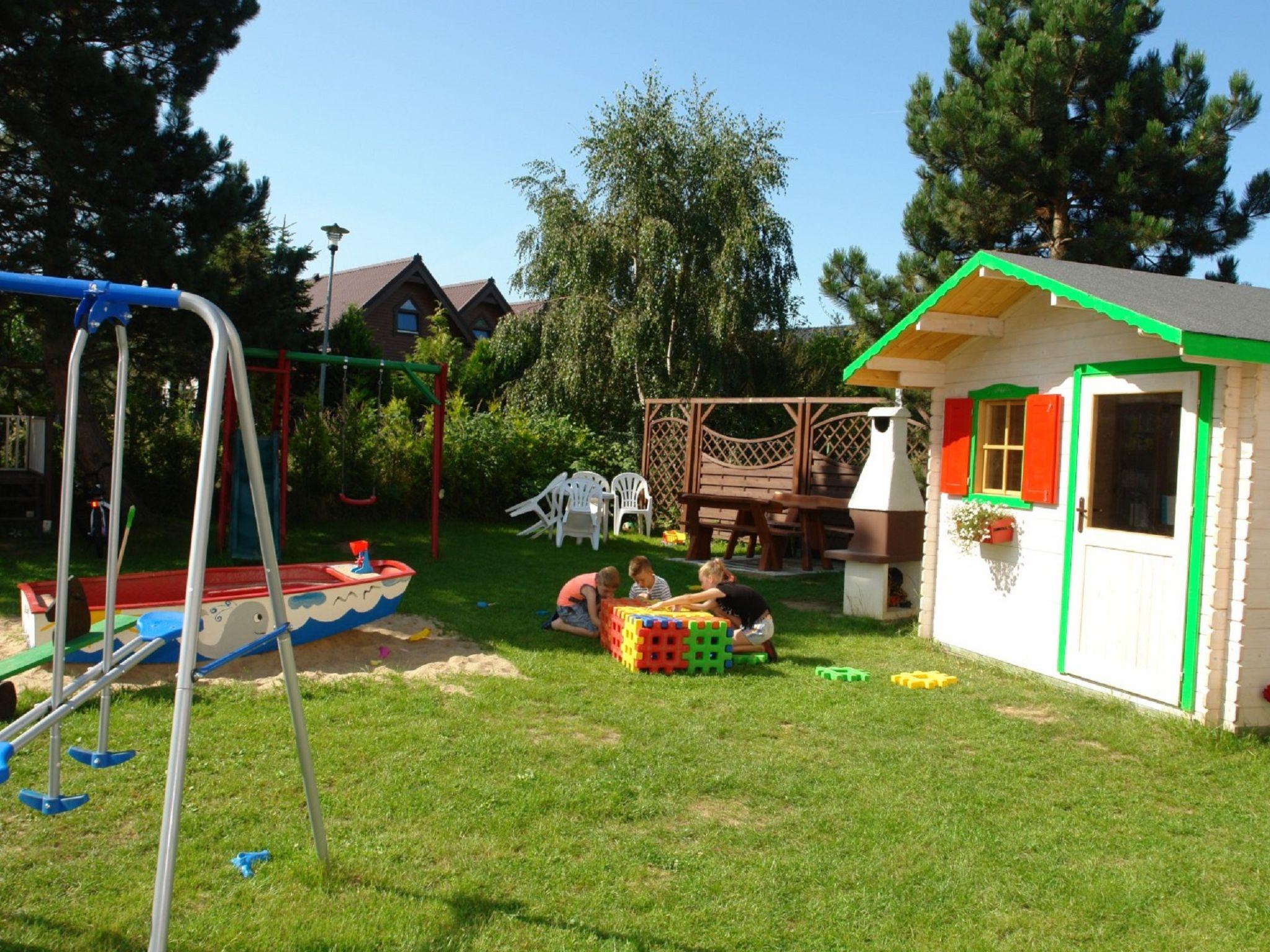 Photo 10 - Appartement de 2 chambres à Mielno avec jardin et vues à la mer