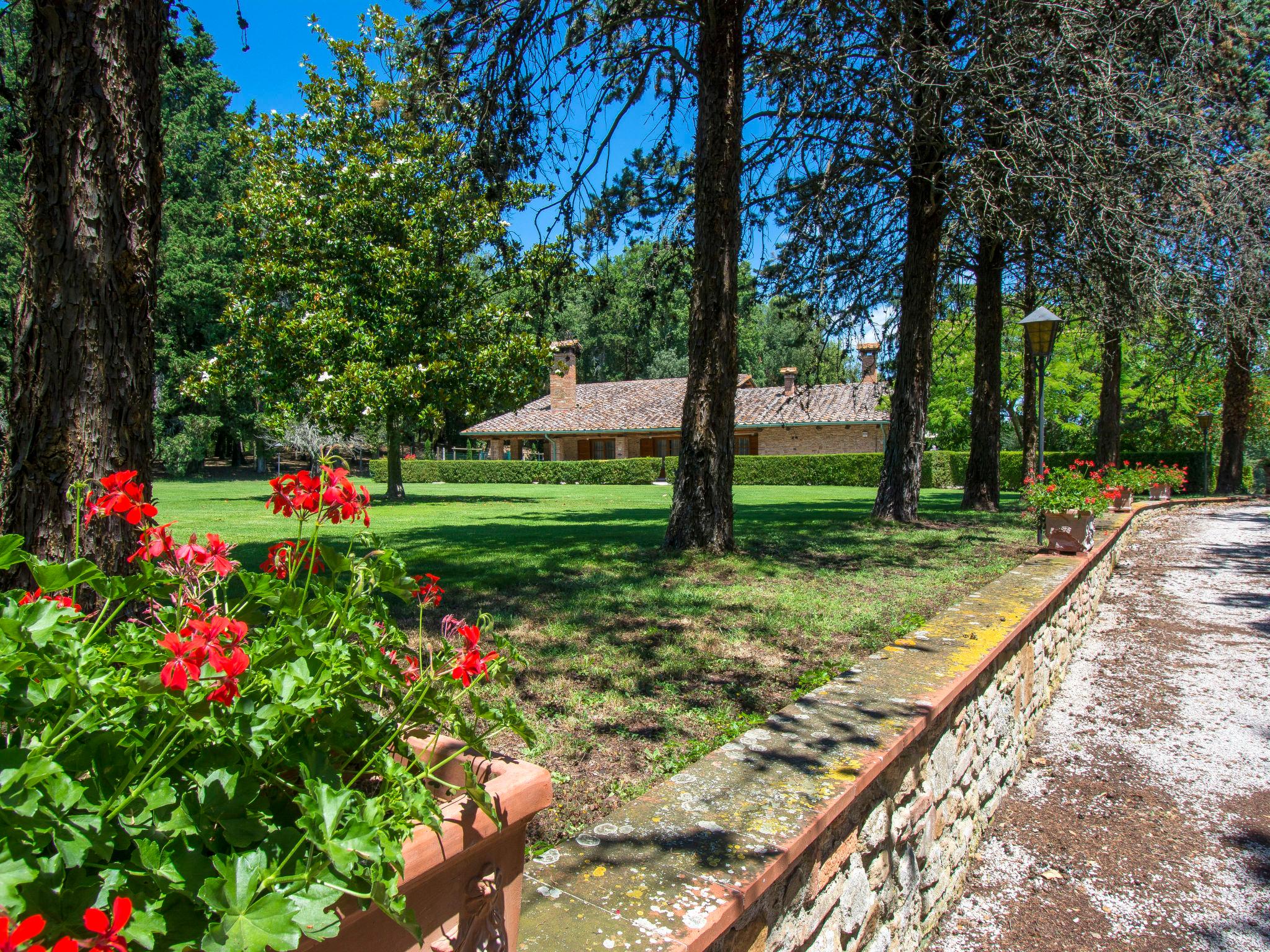 Foto 31 - Casa de 5 habitaciones en Gambassi Terme con piscina privada y jardín