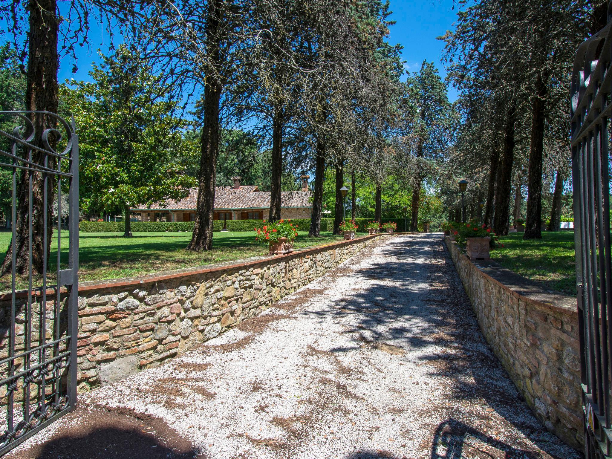 Foto 32 - Casa con 5 camere da letto a Gambassi Terme con piscina privata e giardino