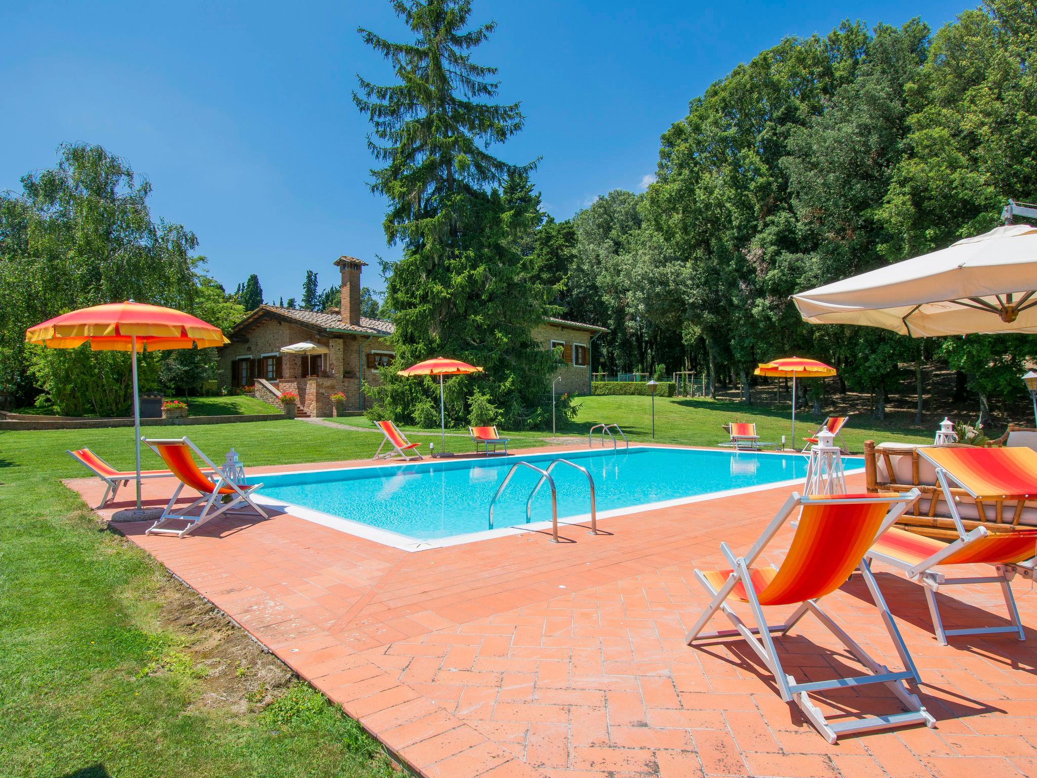 Foto 1 - Casa con 5 camere da letto a Gambassi Terme con piscina privata e giardino