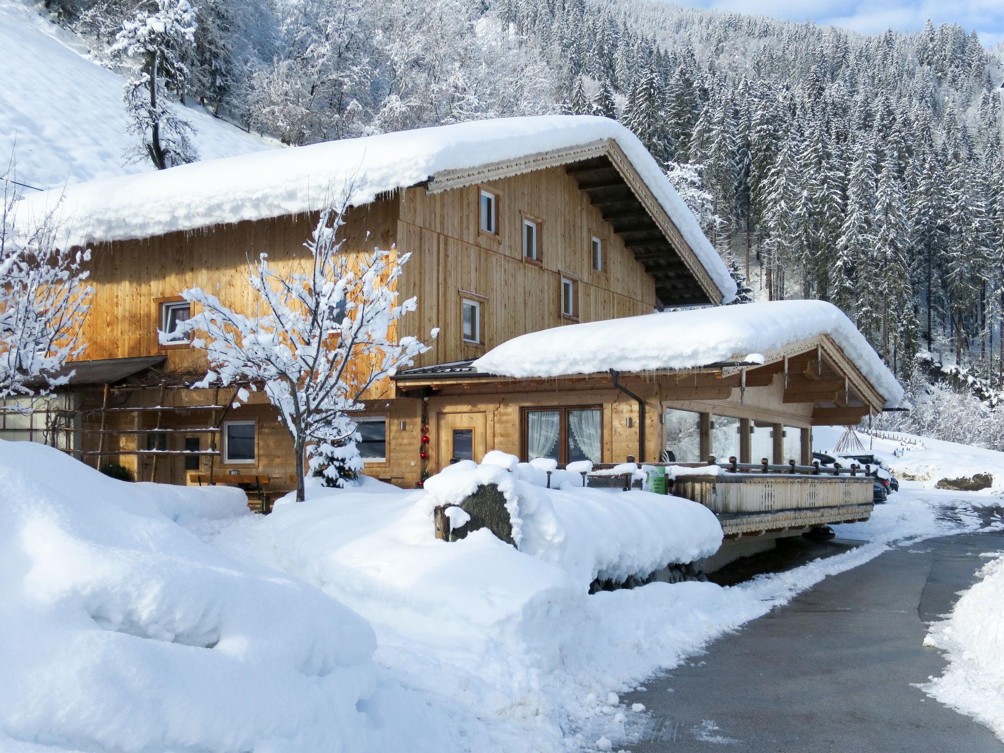 Photo 10 - Maison de 10 chambres à Hippach avec terrasse et vues sur la montagne