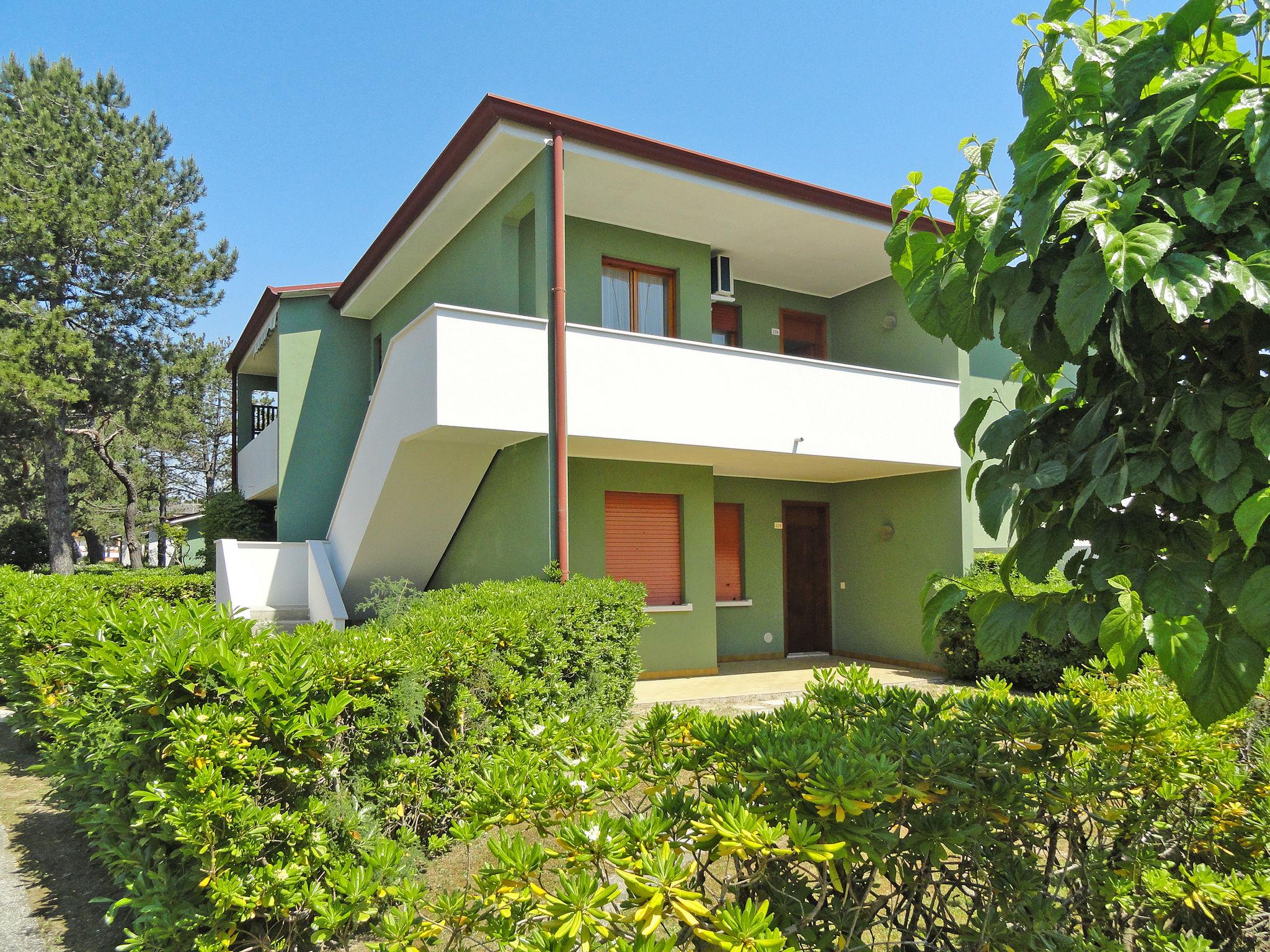 Foto 11 - Apartamento de 2 quartos em San Michele al Tagliamento com piscina e terraço