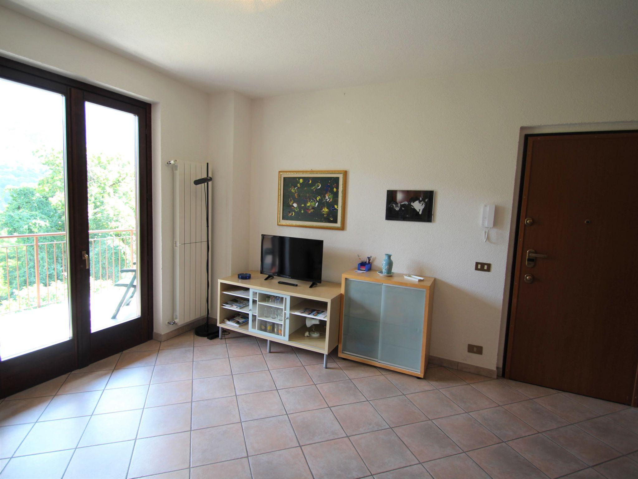 Photo 6 - 2 bedroom Apartment in Castelveccana with swimming pool and mountain view