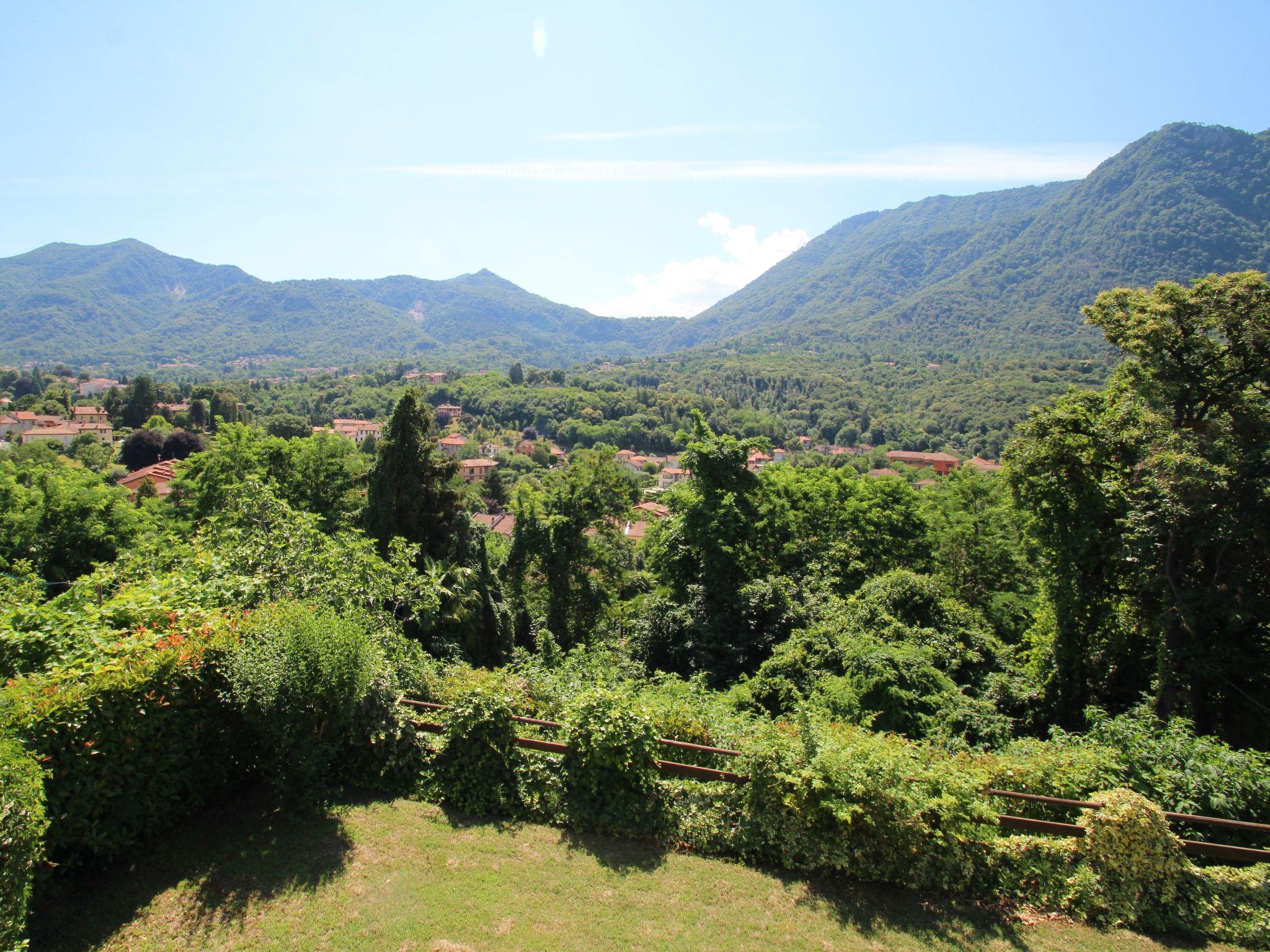 Photo 19 - Appartement de 2 chambres à Castelveccana avec piscine et vues sur la montagne
