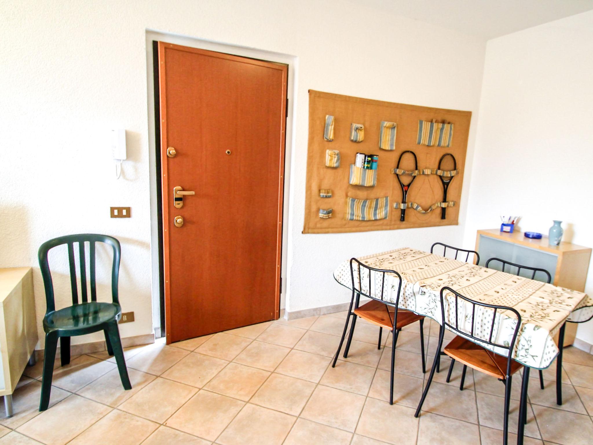 Photo 8 - 2 bedroom Apartment in Castelveccana with swimming pool and mountain view