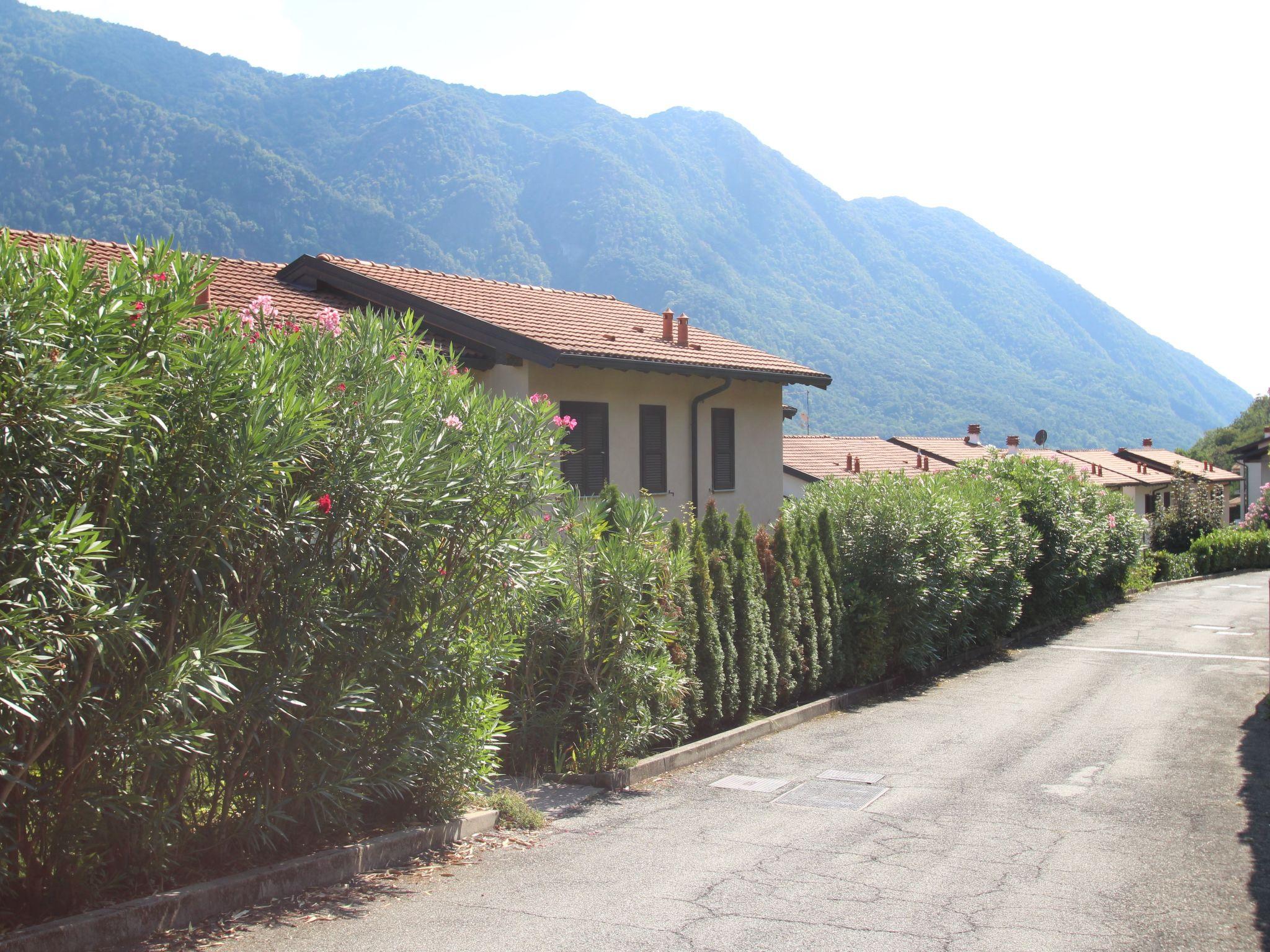 Foto 24 - Apartamento de 2 habitaciones en Castelveccana con piscina y vistas a la montaña