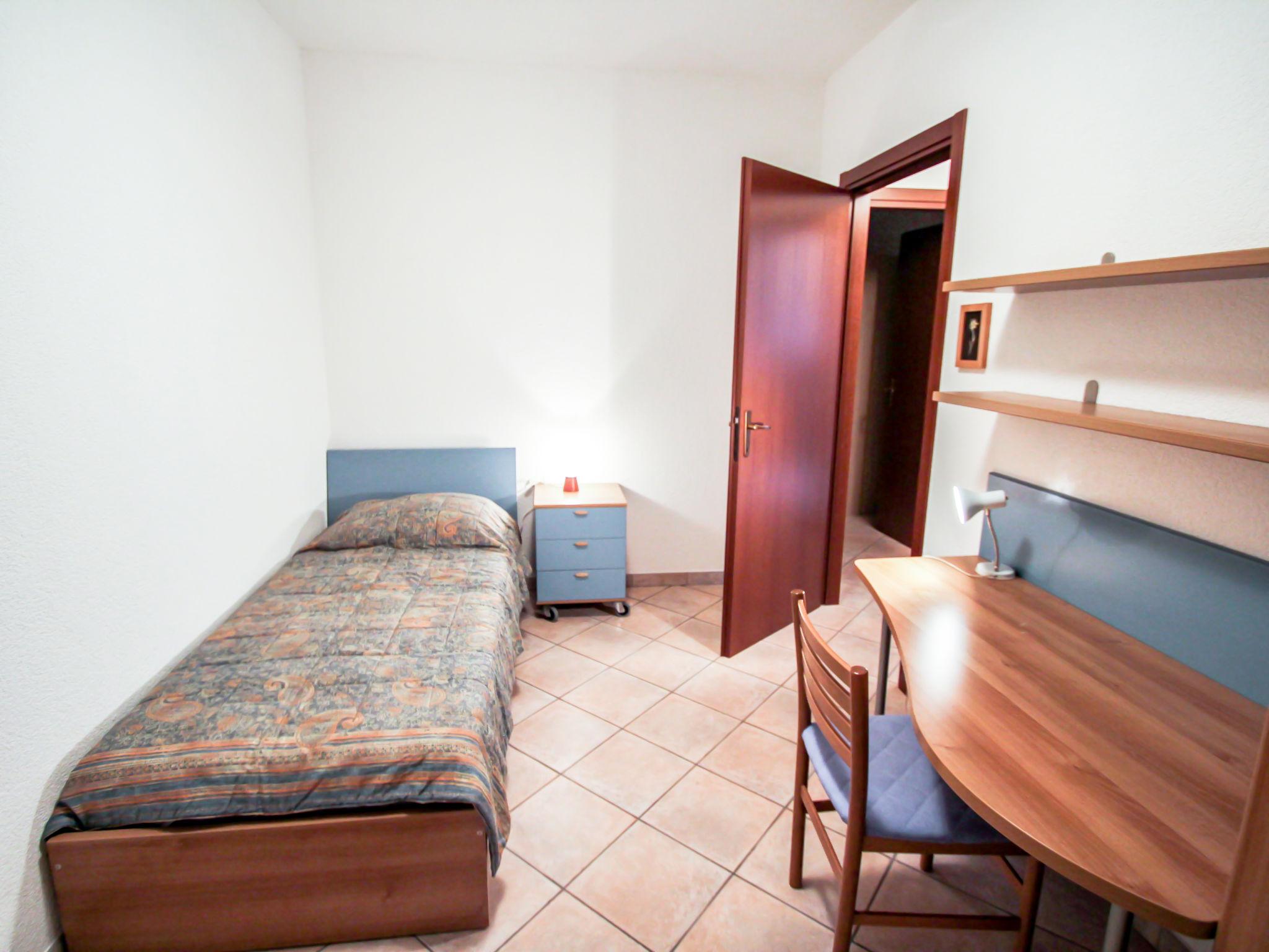Foto 14 - Apartamento de 2 habitaciones en Castelveccana con piscina y vistas a la montaña