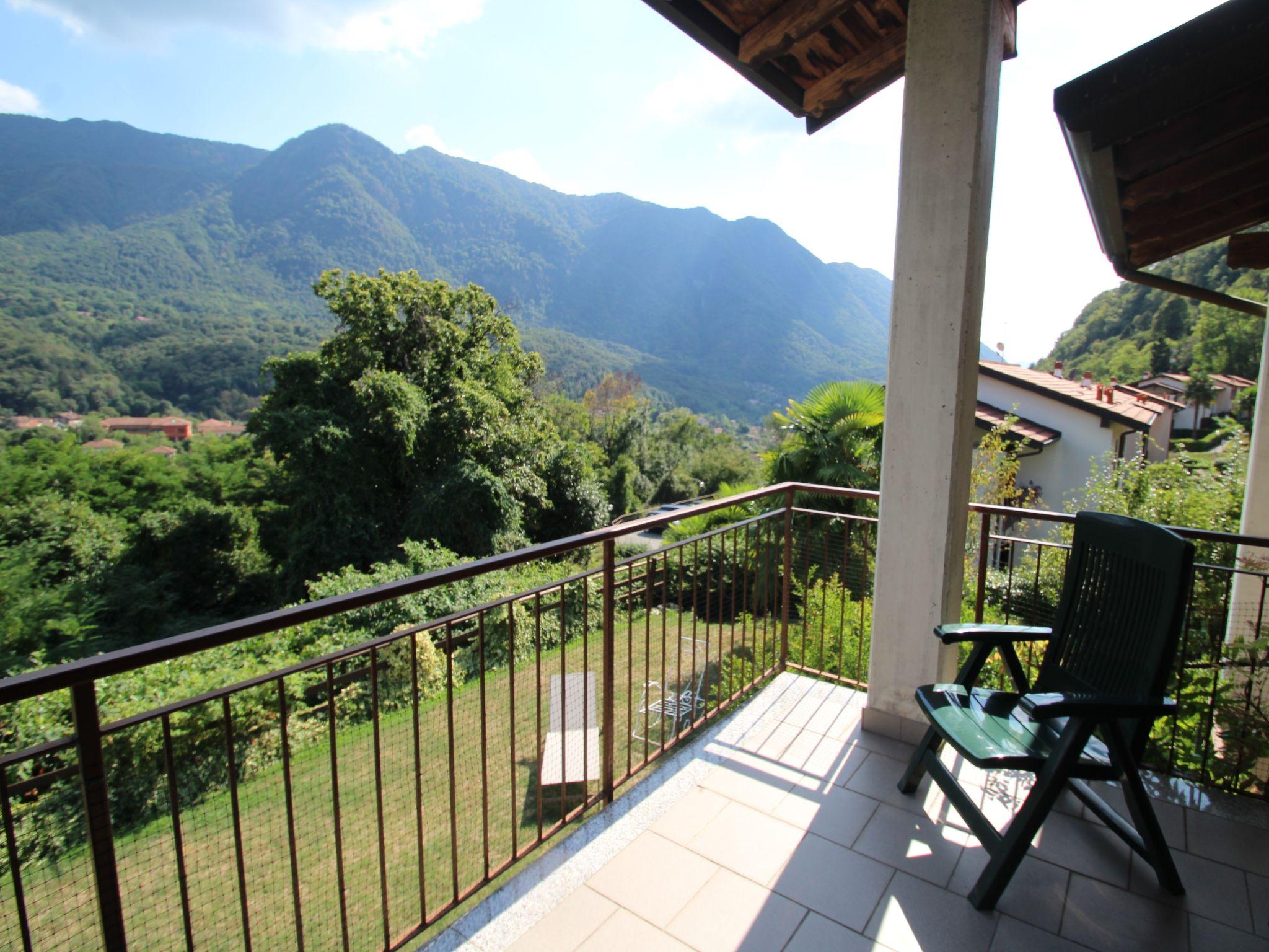 Photo 18 - Appartement de 2 chambres à Castelveccana avec piscine et vues sur la montagne