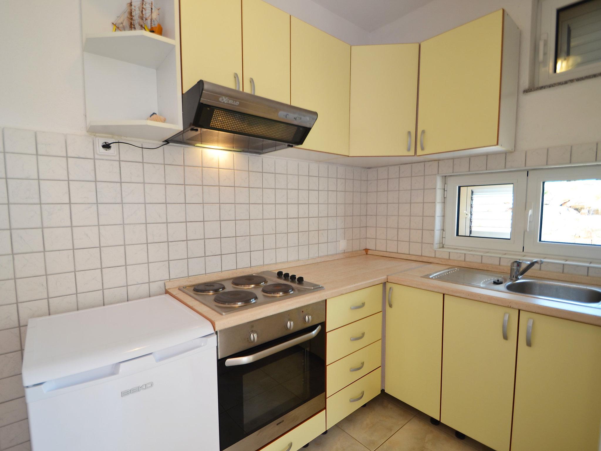 Photo 5 - 1 bedroom Apartment in Karlobag with terrace