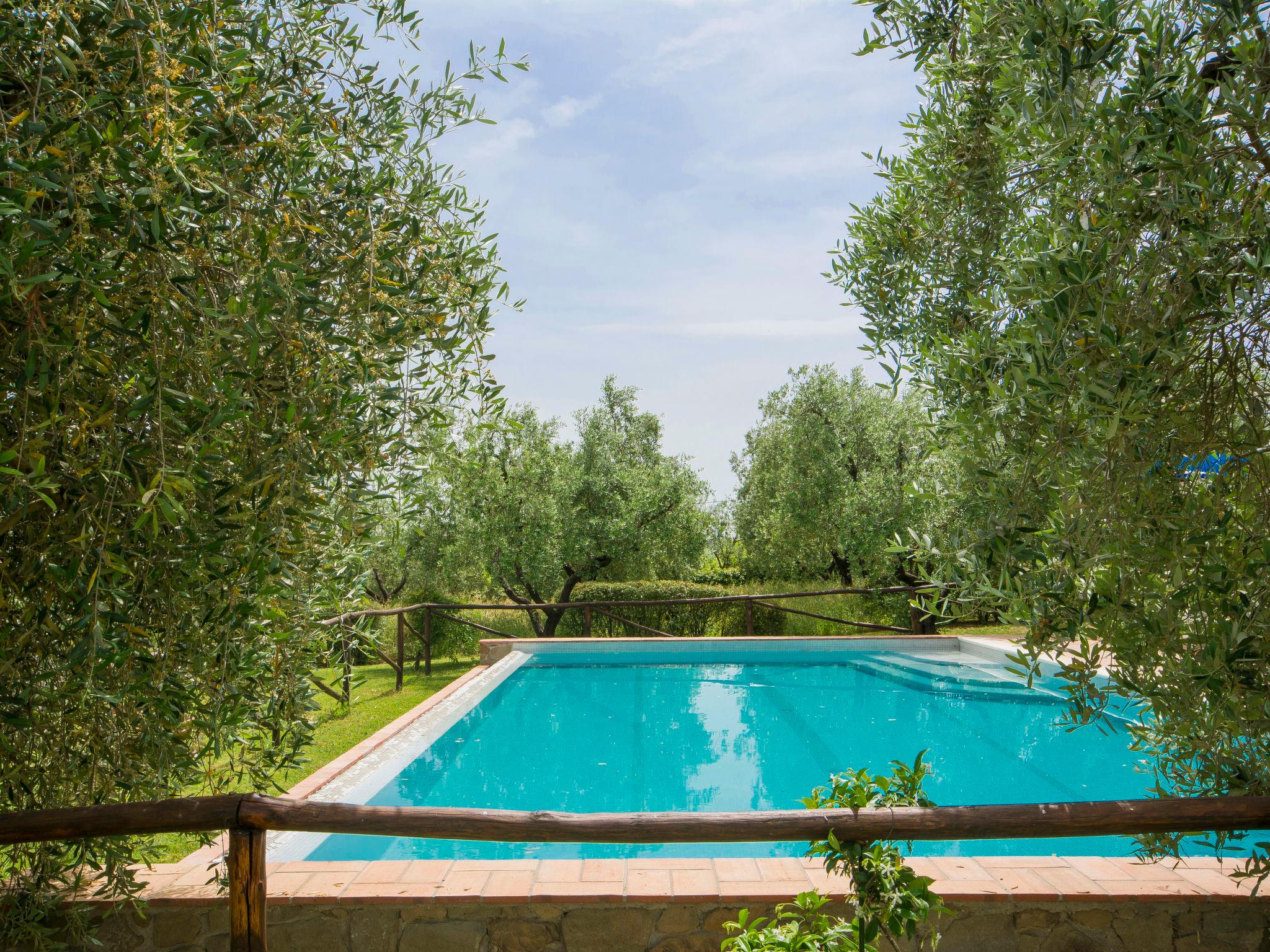 Foto 21 - Apartamento de 1 quarto em Vinci com piscina e jardim