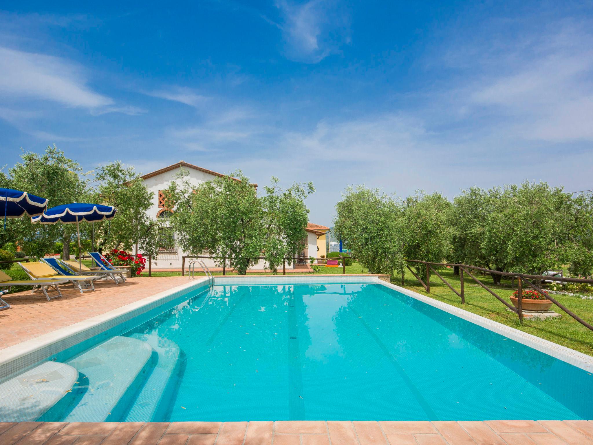 Photo 1 - Appartement de 1 chambre à Vinci avec piscine et jardin