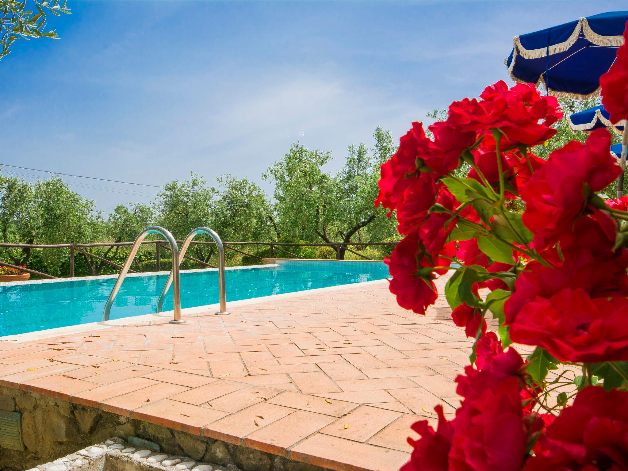 Photo 12 - Appartement de 1 chambre à Vinci avec piscine et jardin