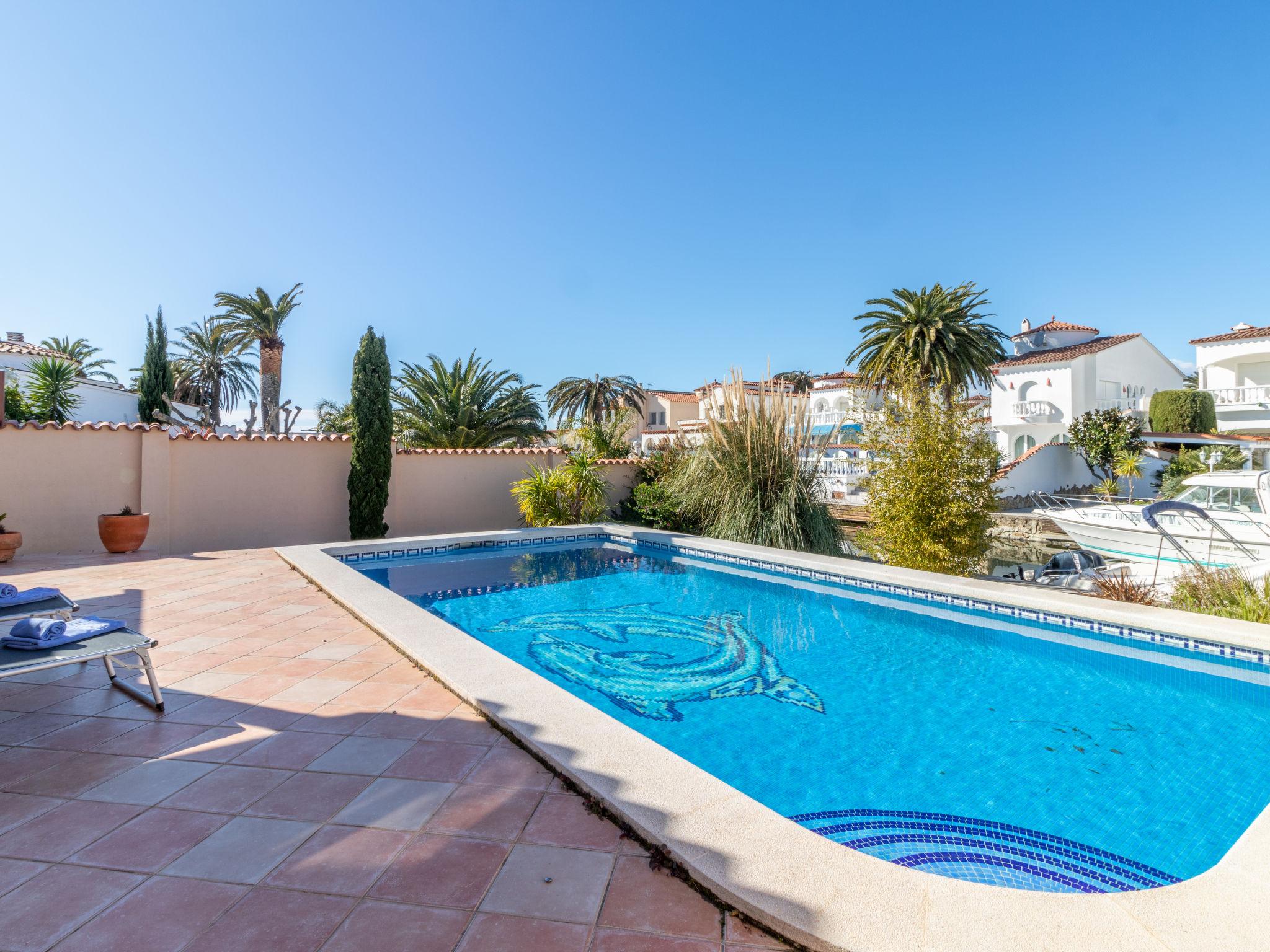 Foto 17 - Casa con 2 camere da letto a Castelló d'Empúries con piscina privata e giardino