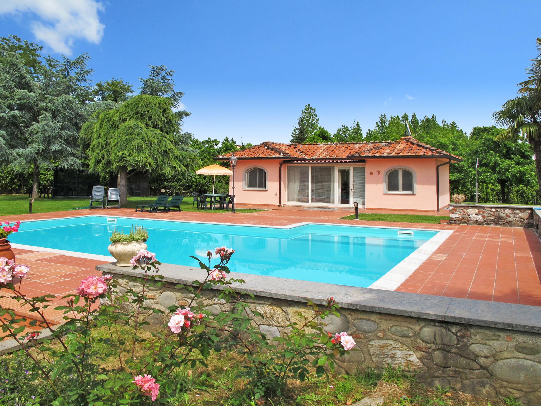 Foto 2 - Haus mit 1 Schlafzimmer in Capannori mit privater pool und garten