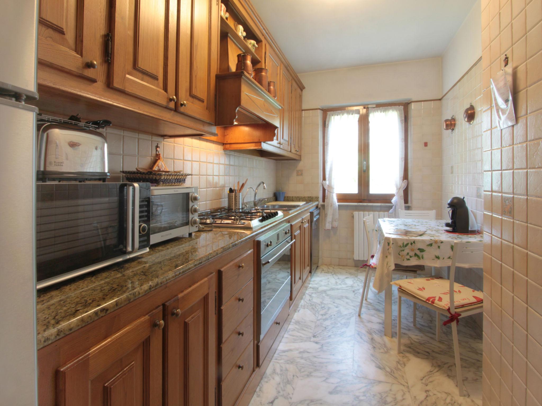 Photo 10 - 3 bedroom House in Forte dei Marmi with garden and terrace