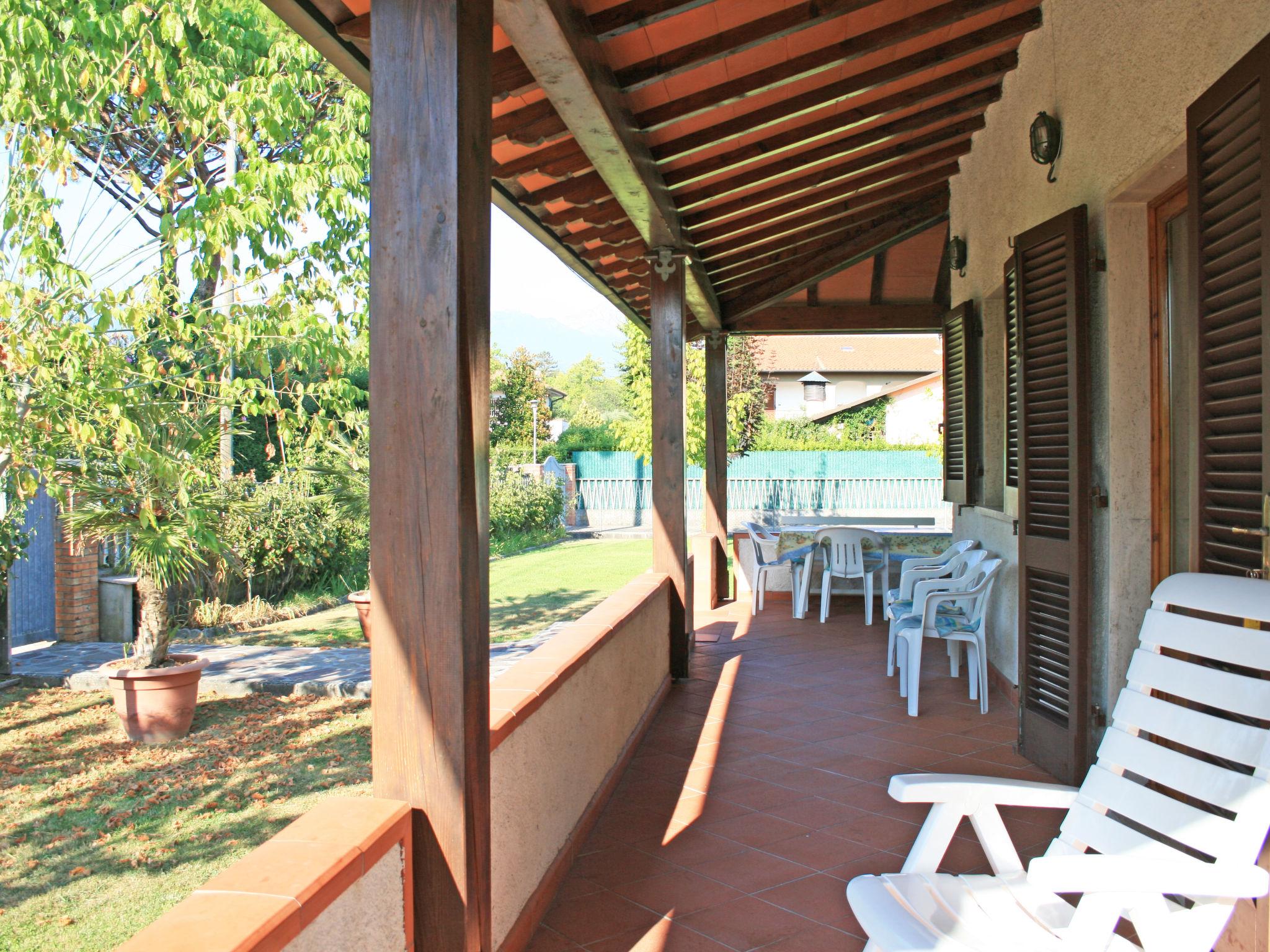 Photo 25 - Maison de 3 chambres à Forte dei Marmi avec jardin et vues à la mer