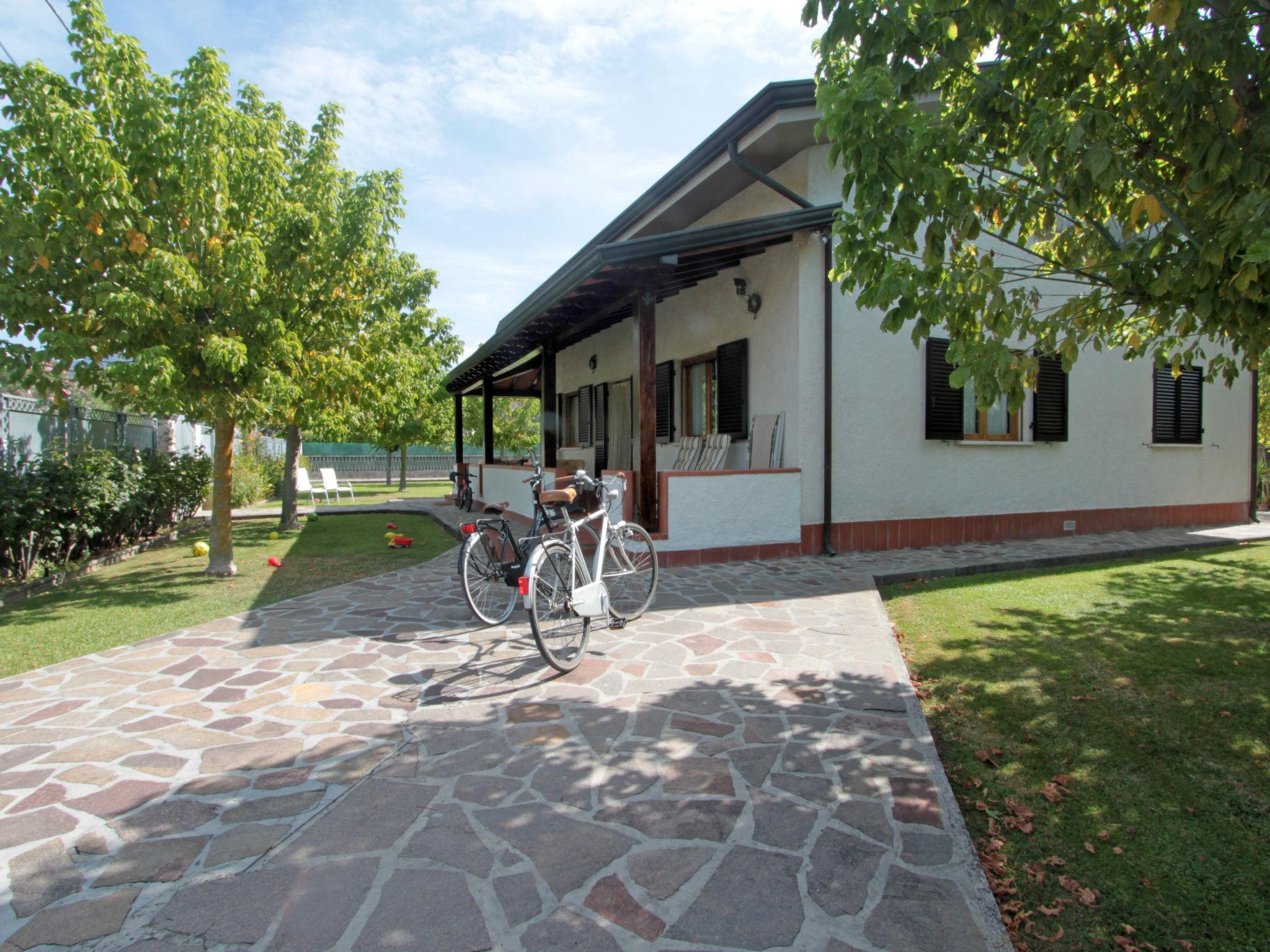 Photo 22 - Maison de 3 chambres à Forte dei Marmi avec jardin et terrasse