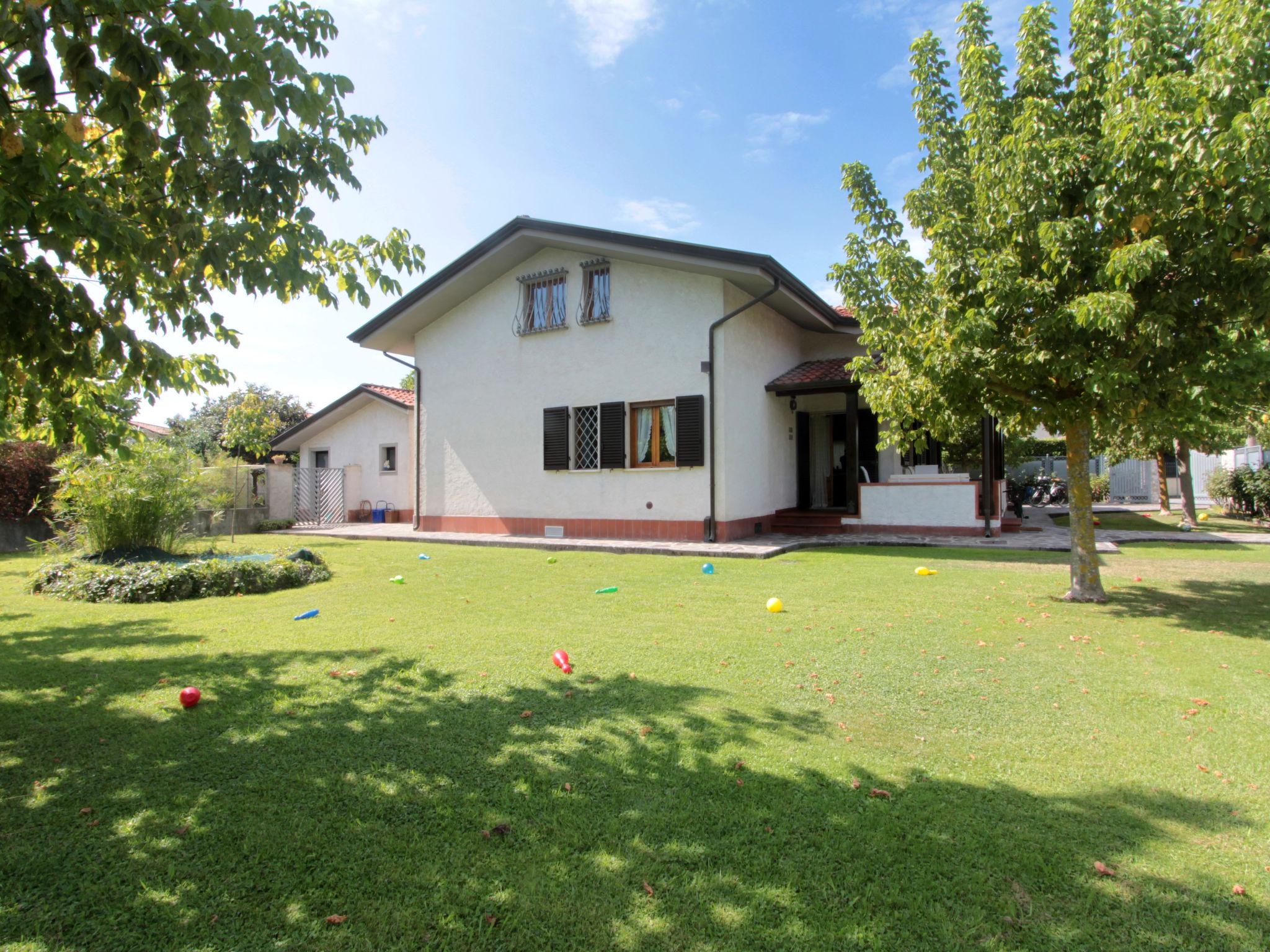 Photo 1 - Maison de 3 chambres à Forte dei Marmi avec jardin et terrasse