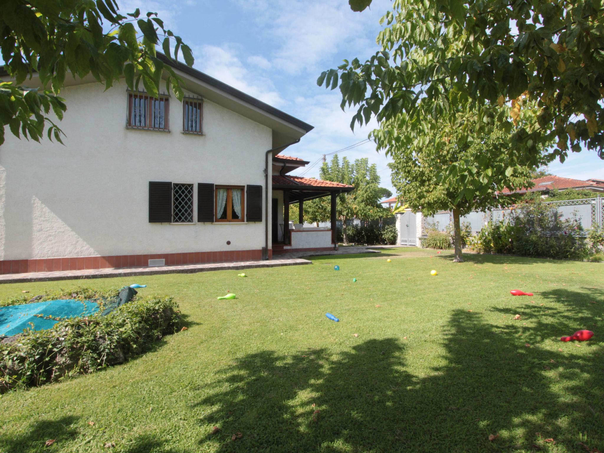 Foto 21 - Casa de 3 habitaciones en Forte dei Marmi con jardín y terraza