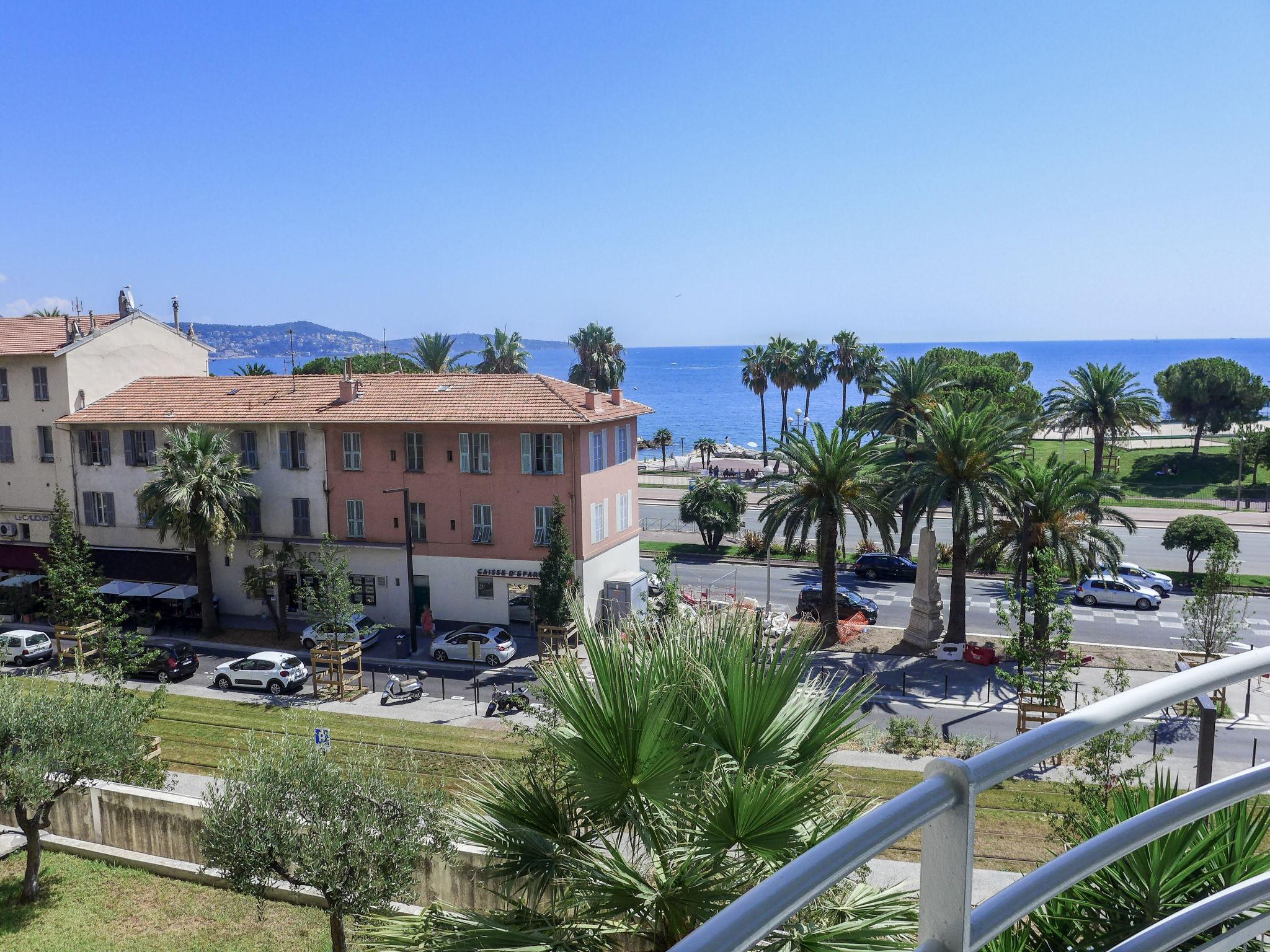 Foto 21 - Appartamento con 1 camera da letto a Nizza con terrazza e vista mare