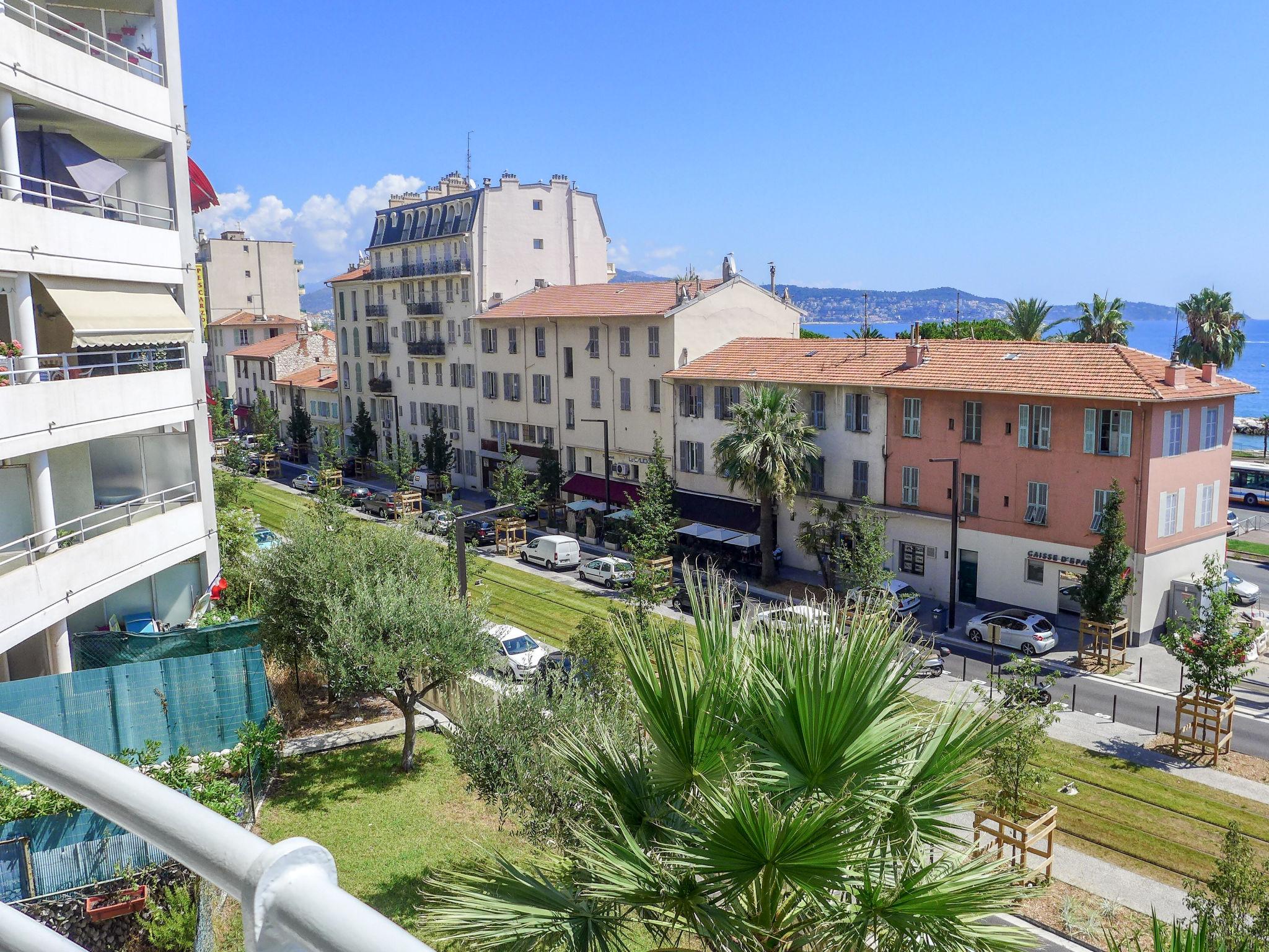 Foto 23 - Appartamento con 1 camera da letto a Nizza con terrazza e vista mare