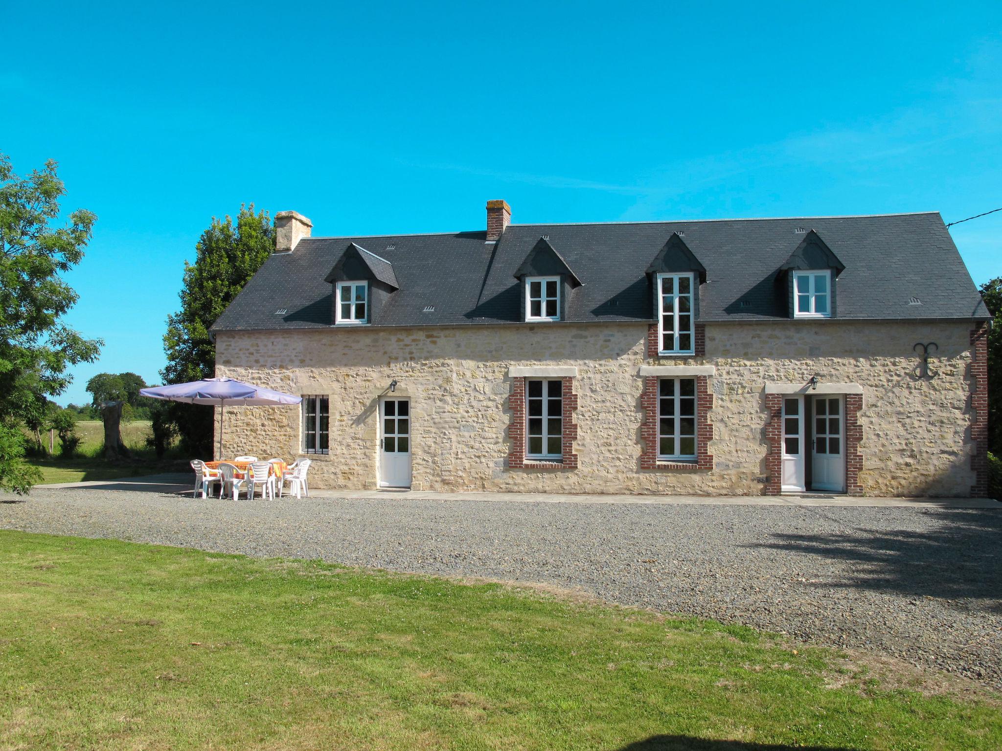 Foto 1 - Haus mit 4 Schlafzimmern in Grandcamp-Maisy mit terrasse und blick aufs meer