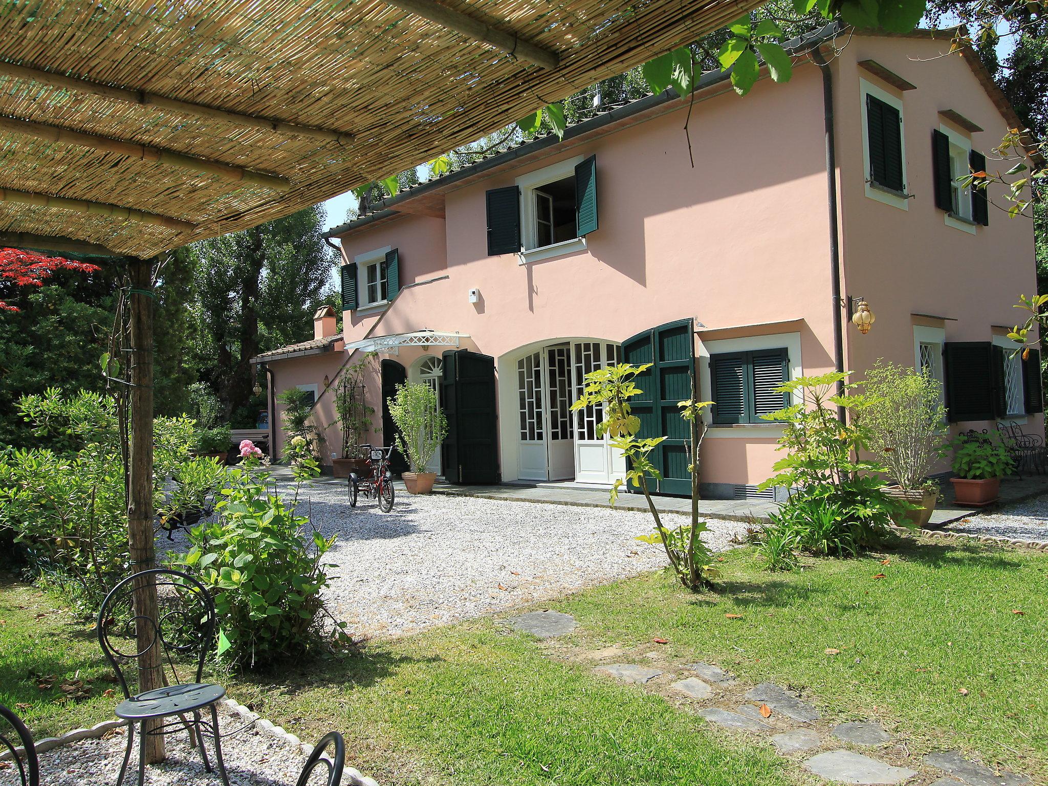 Foto 28 - Casa con 6 camere da letto a Forte dei Marmi con piscina privata e vista mare