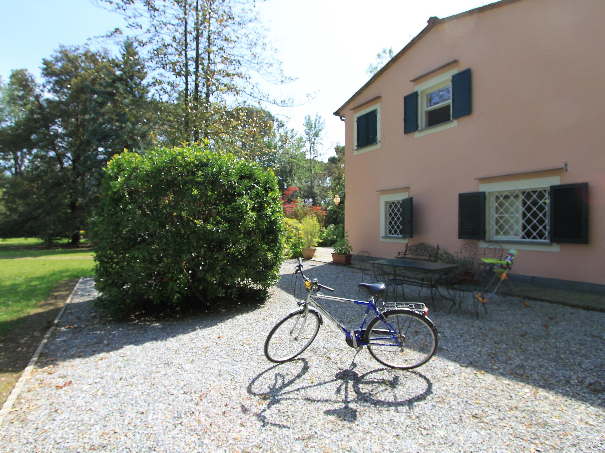 Foto 32 - Casa con 6 camere da letto a Forte dei Marmi con piscina privata e vista mare