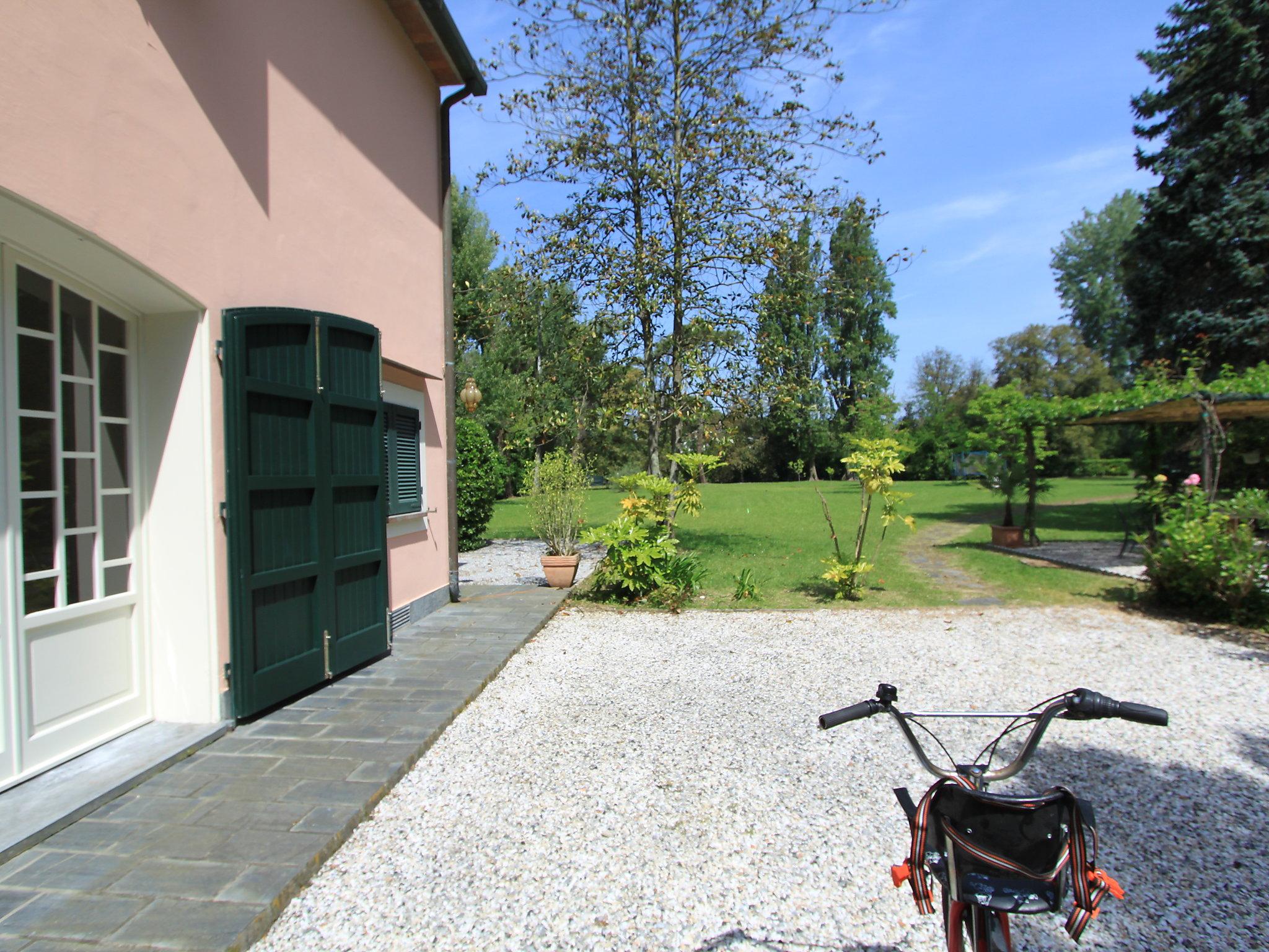 Photo 33 - Maison de 6 chambres à Forte dei Marmi avec piscine privée et vues à la mer