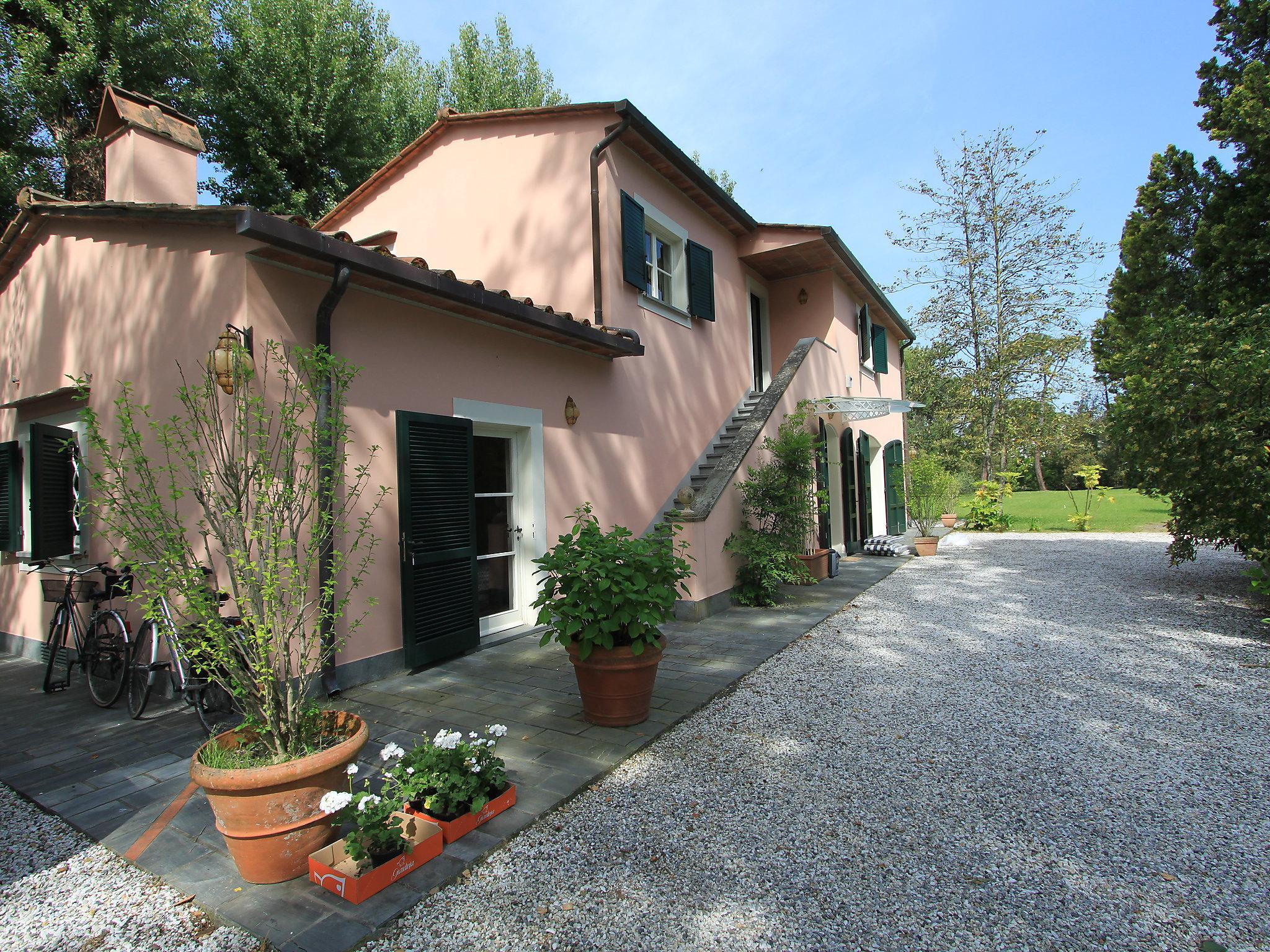 Foto 31 - Casa con 6 camere da letto a Forte dei Marmi con piscina privata e vista mare