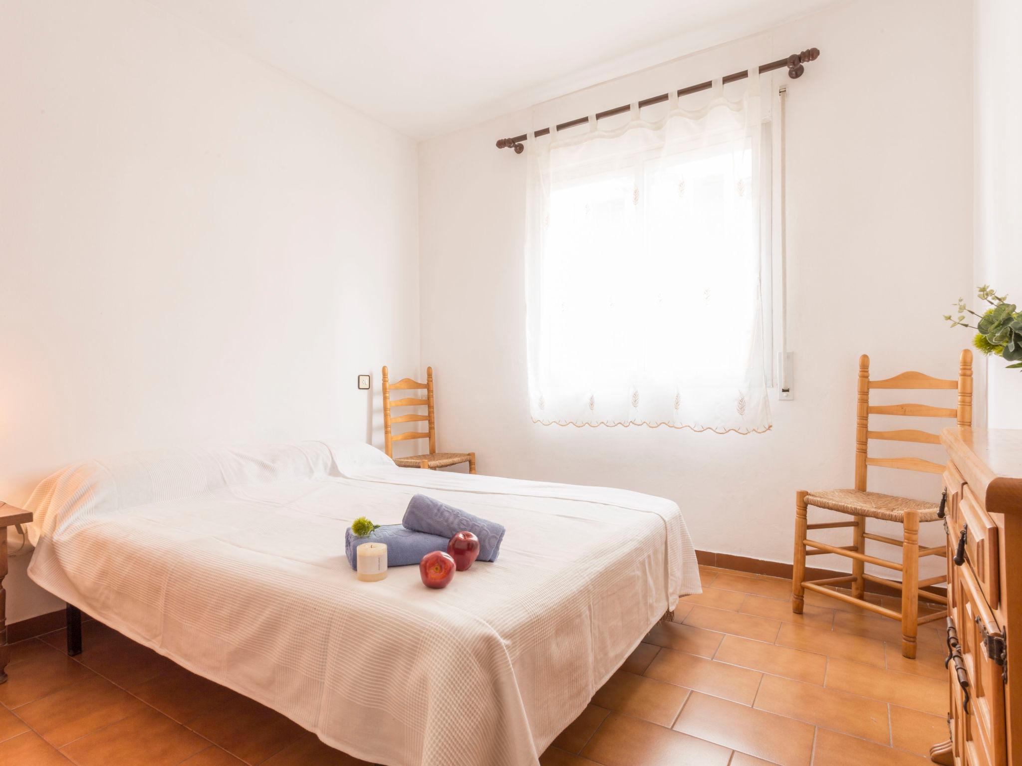 Foto 4 - Appartamento con 1 camera da letto a Castelló d'Empúries con terrazza e vista mare