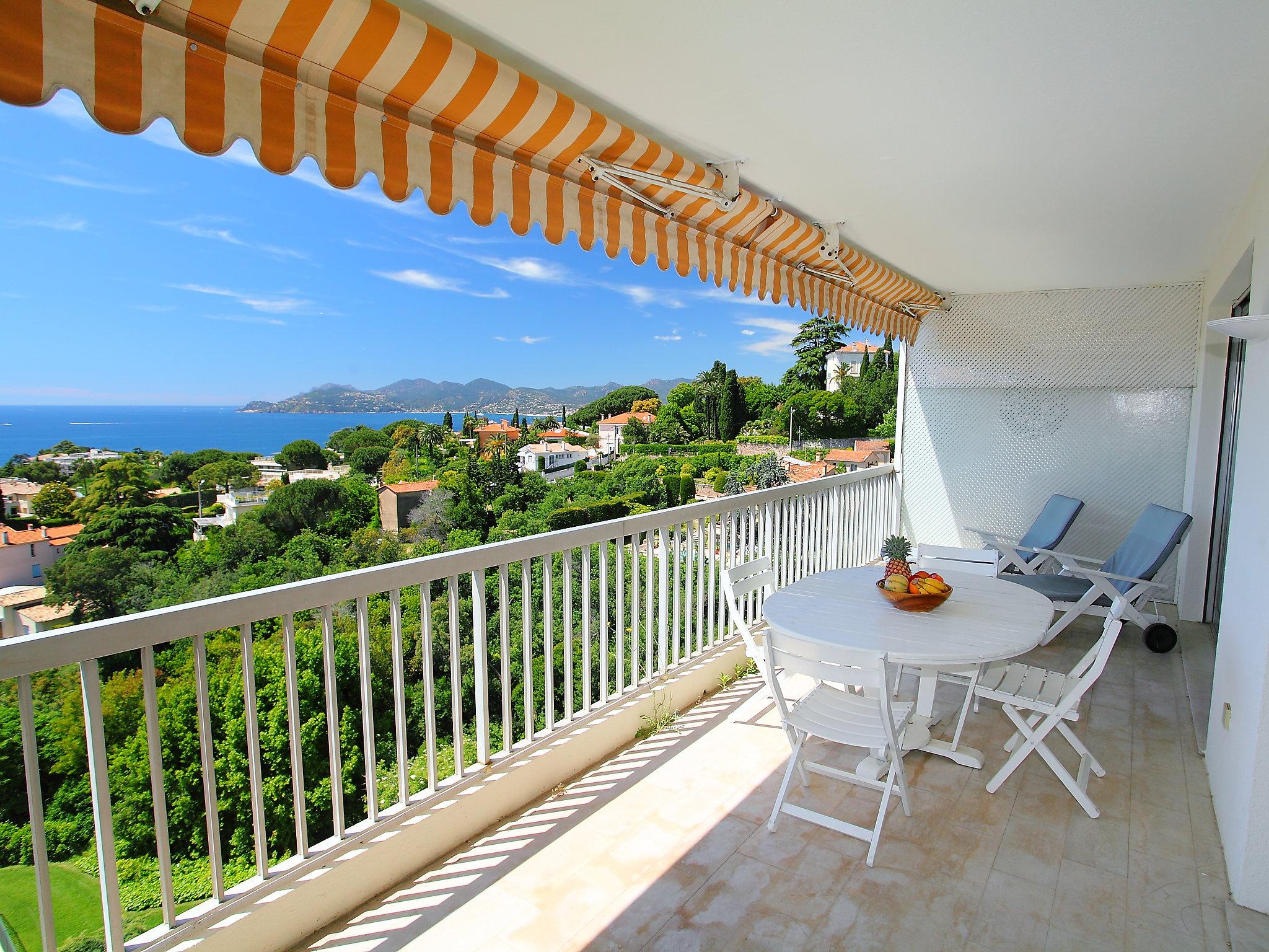 Foto 3 - Apartamento de 1 habitación en Cannes con piscina privada y vistas al mar